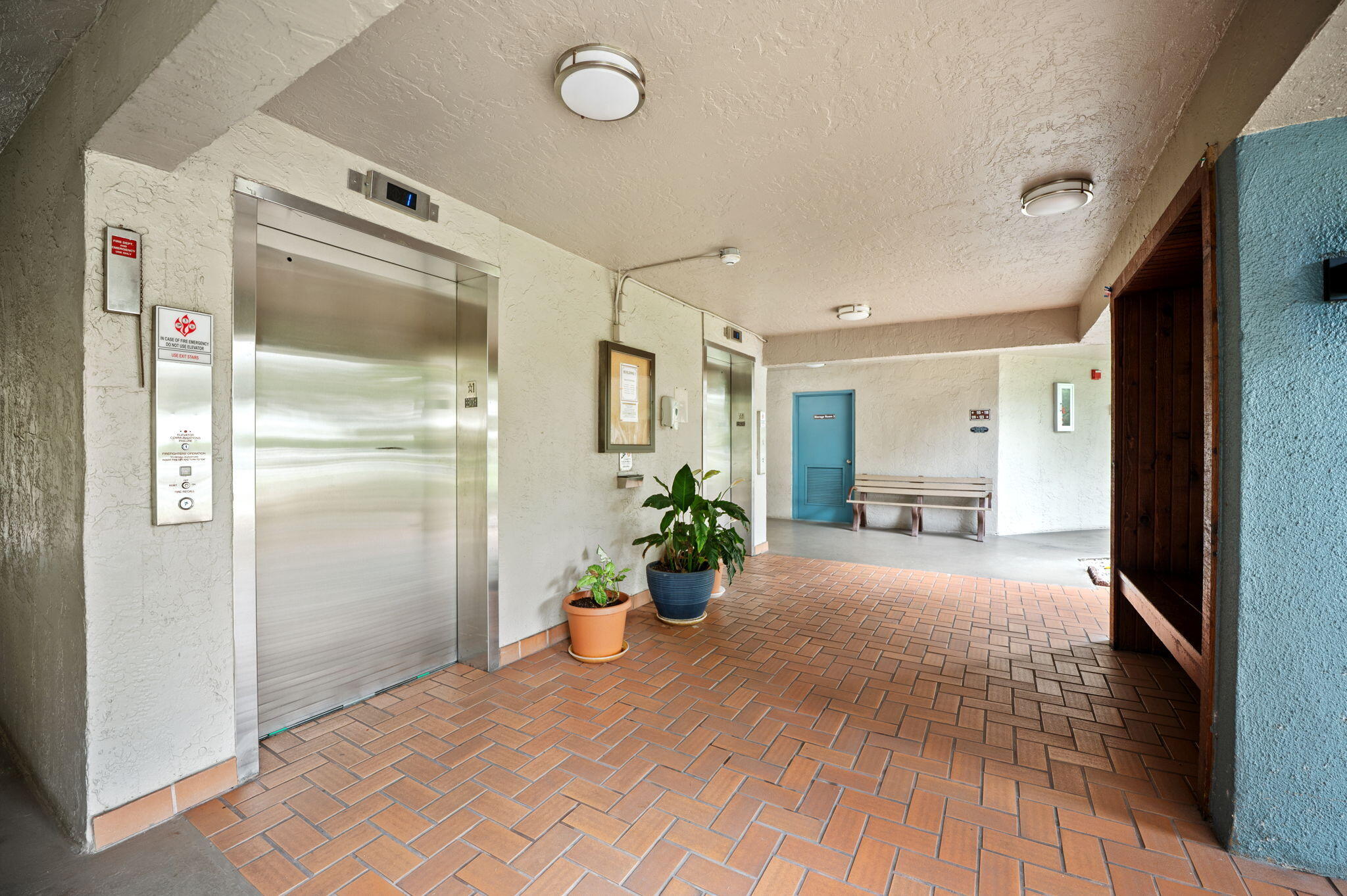 COLONY POINT 1 CONDO - Residential