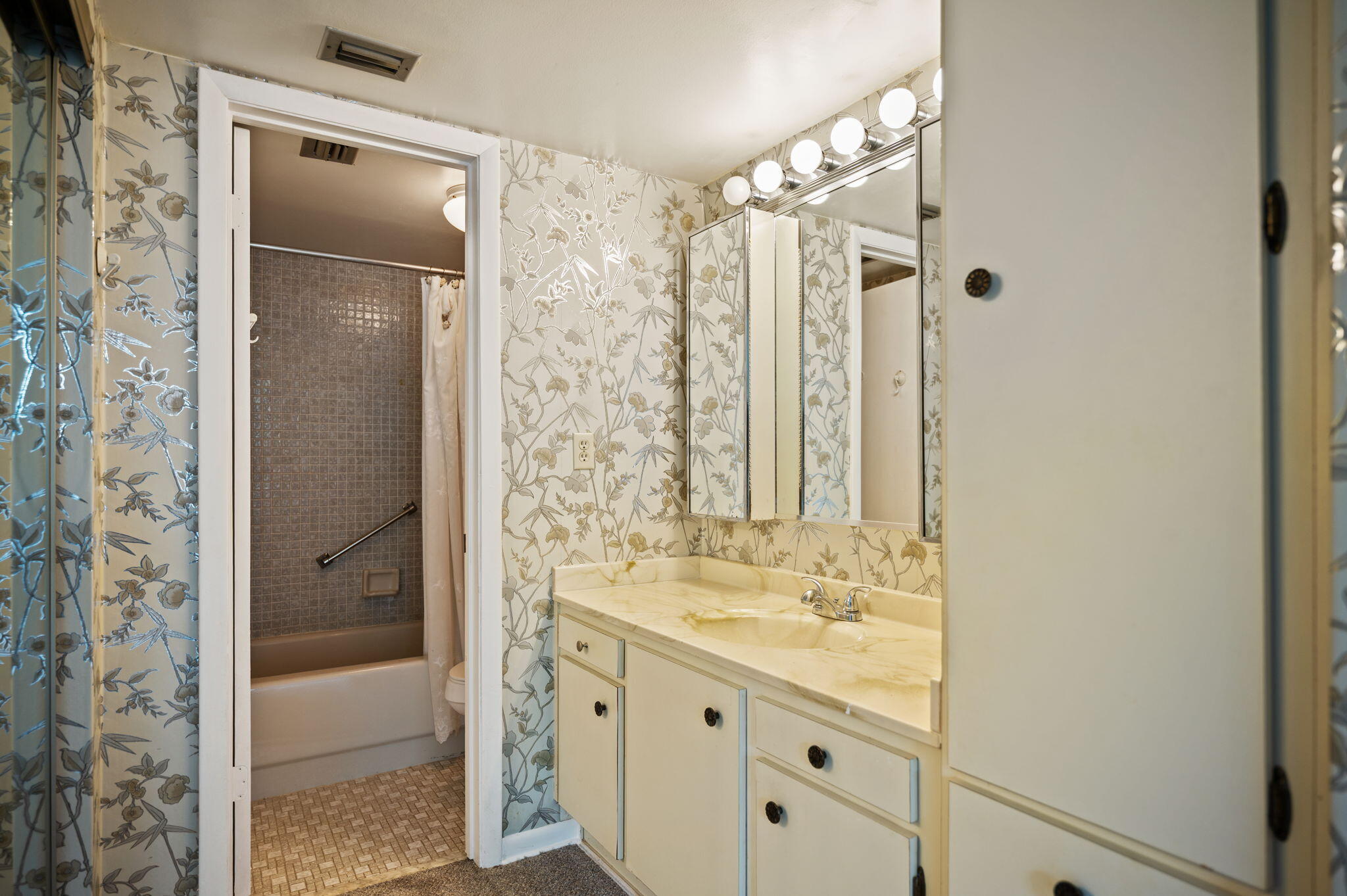 COLONY POINT 1 CONDO - Residential