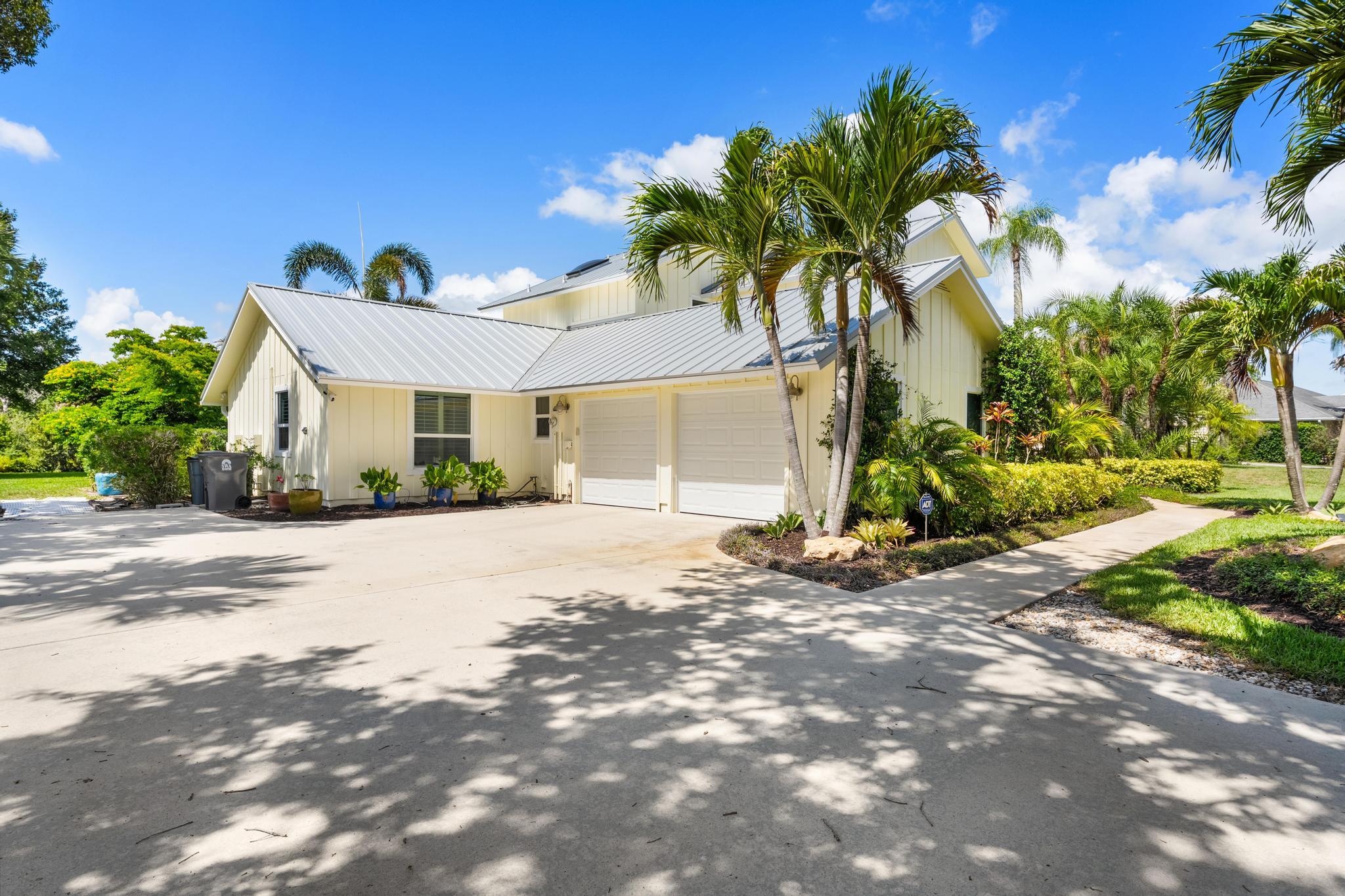 WHISPERING TRAILS 4 - Residential