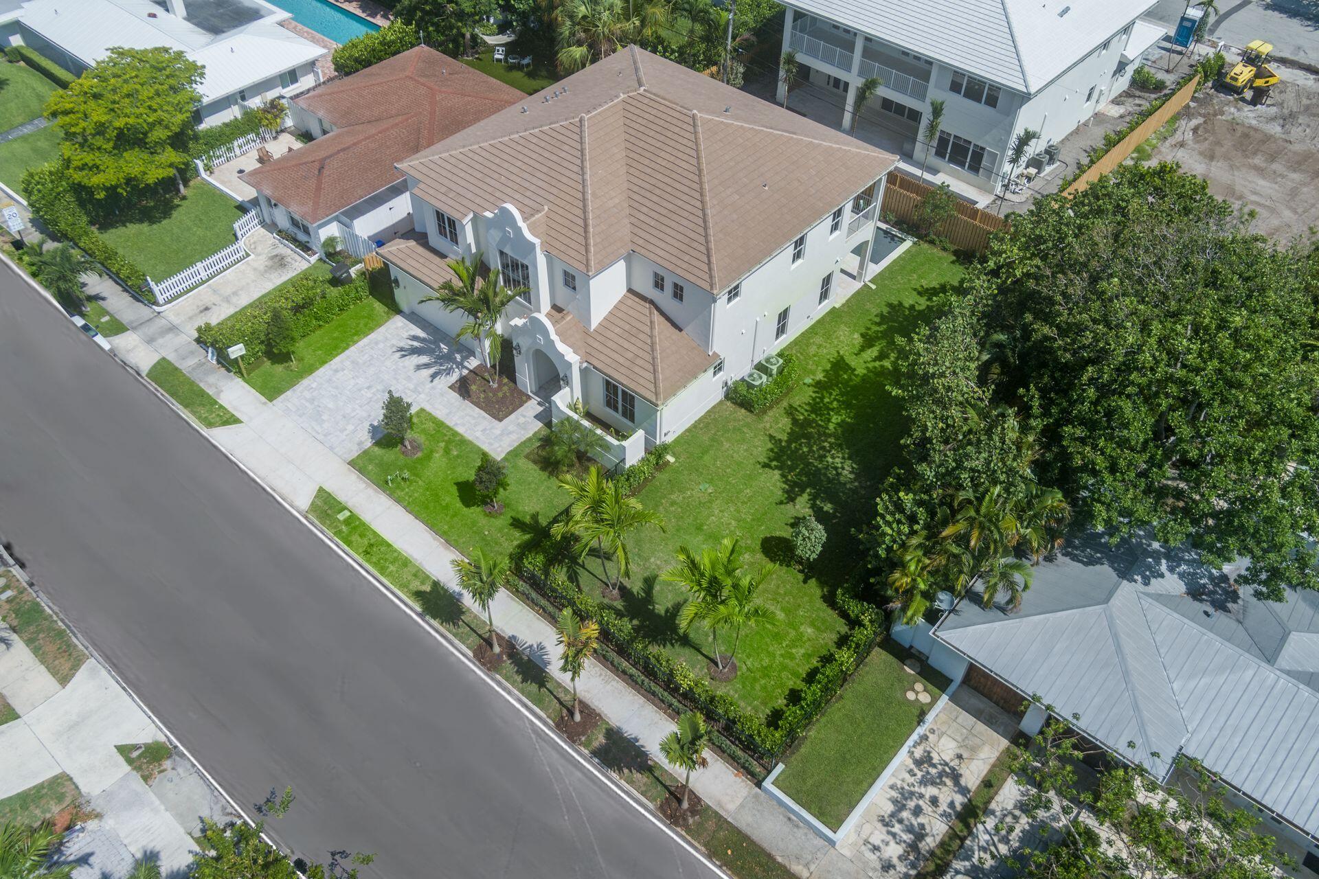 EDGEWATER - Residential