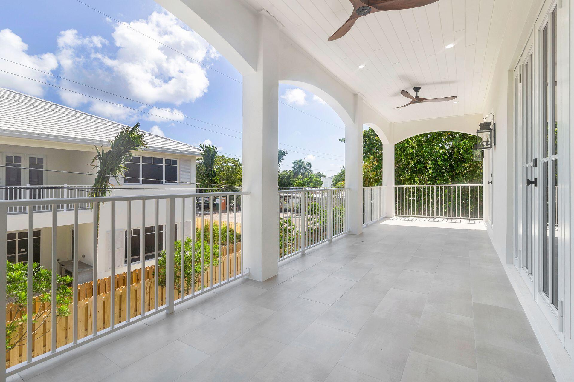 EDGEWATER - Residential