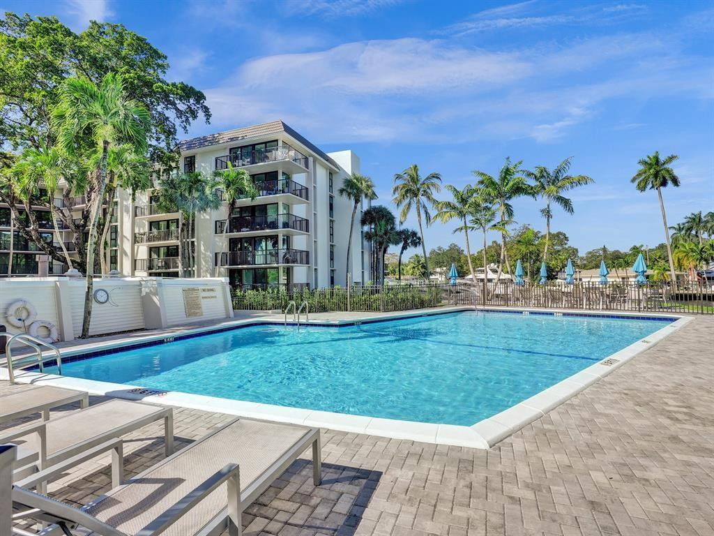 RIVER REACH CONDOMINIUM V - Residential