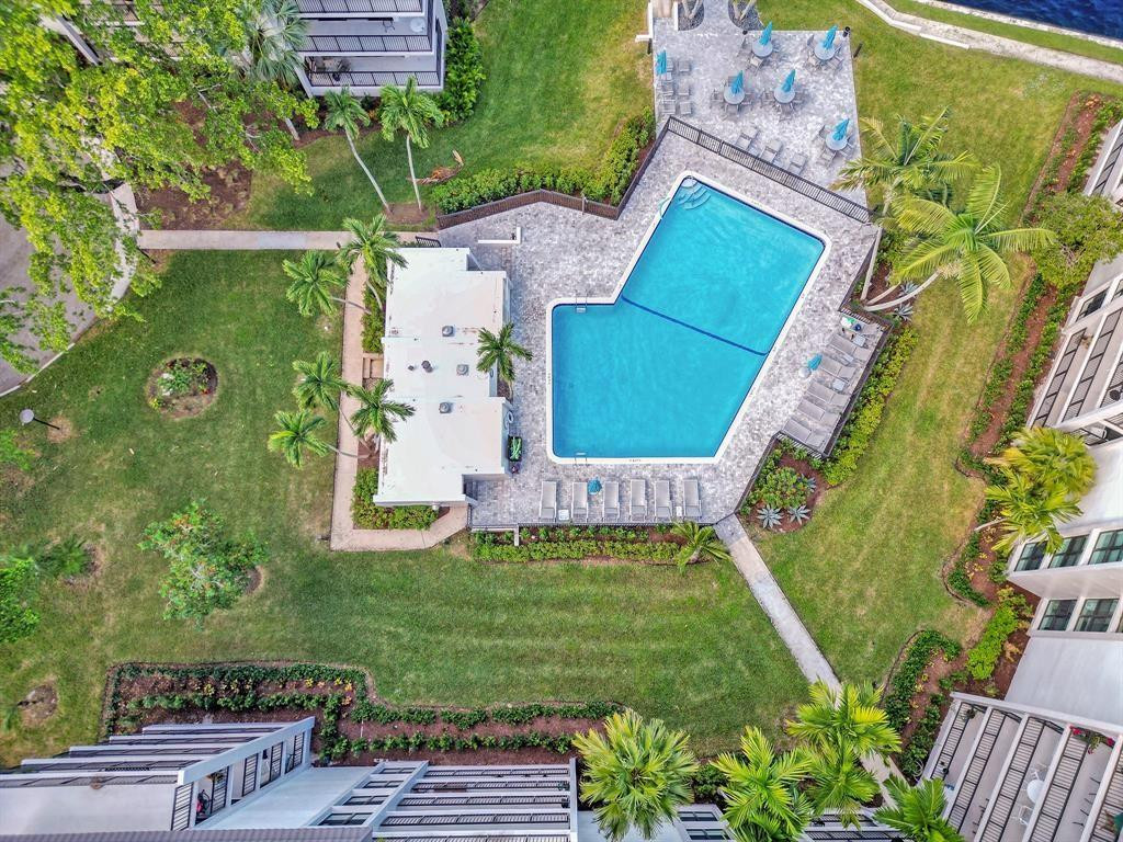 RIVER REACH CONDOMINIUM V - Residential