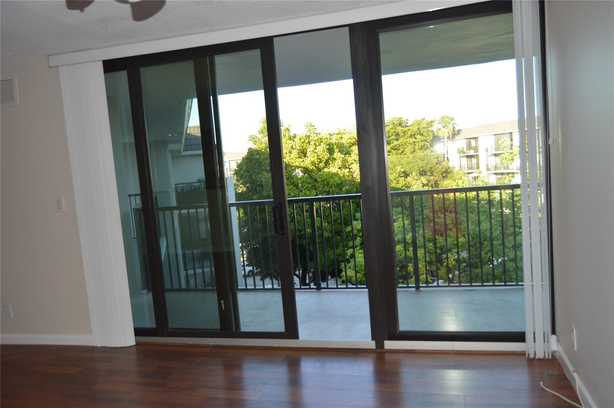 RIVER REACH CONDOMINIUM V - Residential