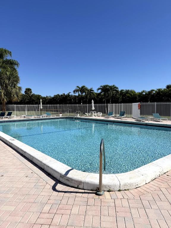 ISLE OF SANDALFOOT CONDO - Residential