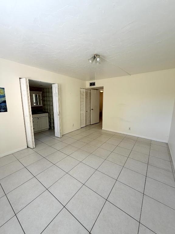 ISLE OF SANDALFOOT CONDO - Residential