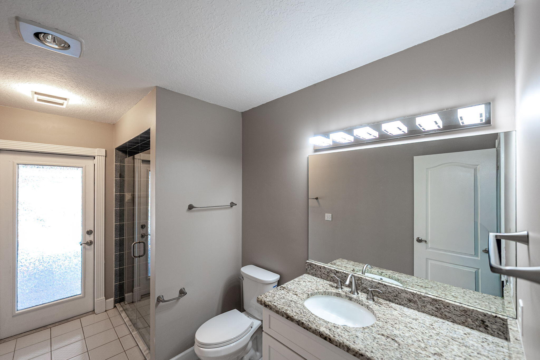 COUNTRY CLUB ESTATES - Residential