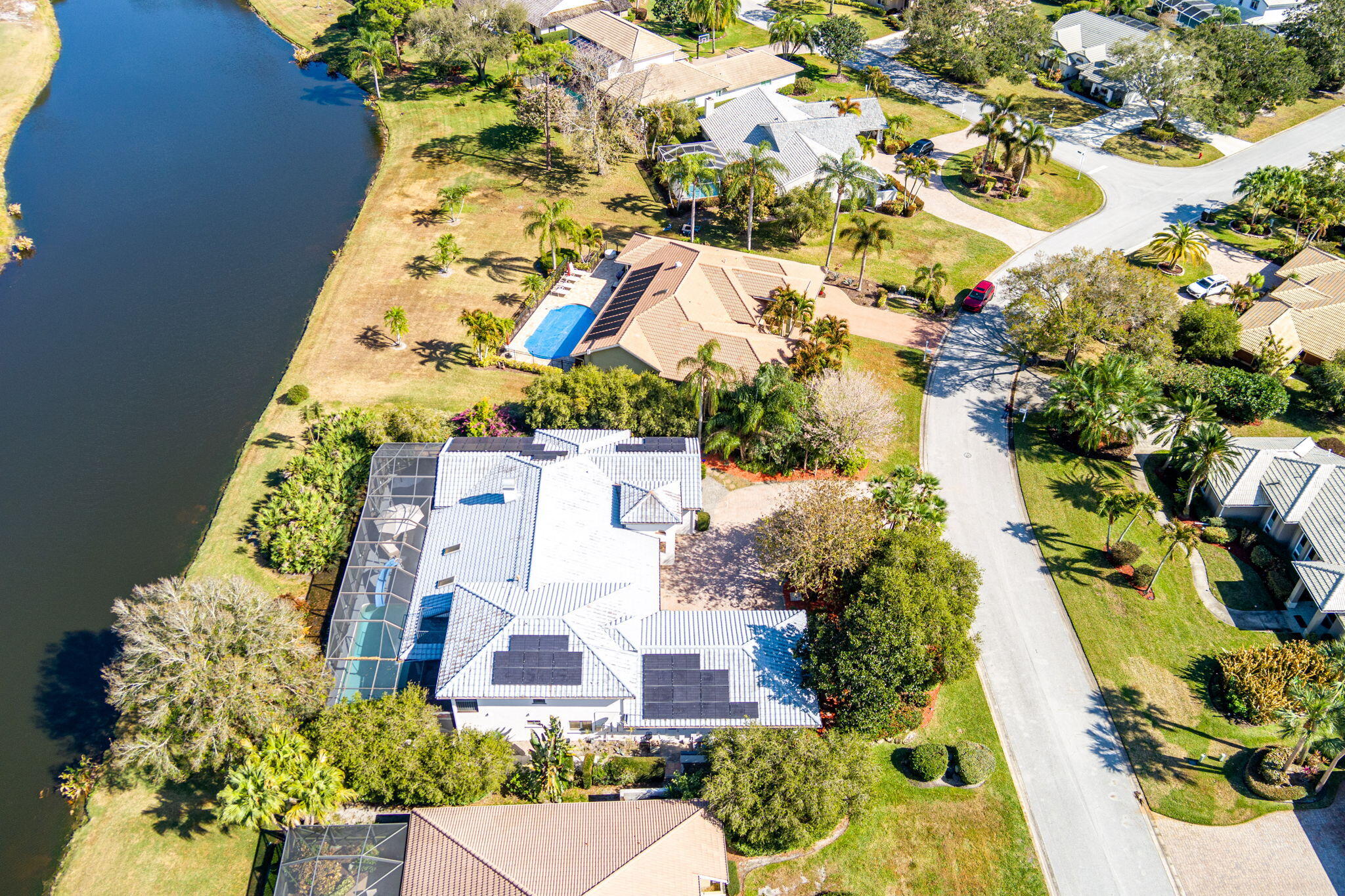COUNTRY CLUB ESTATES - Residential