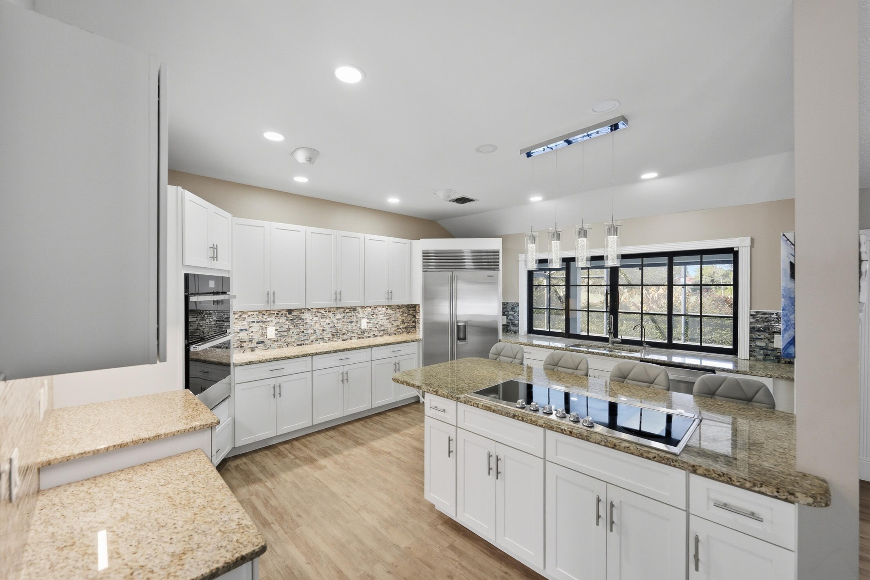 COUNTRY CLUB ESTATES - Residential