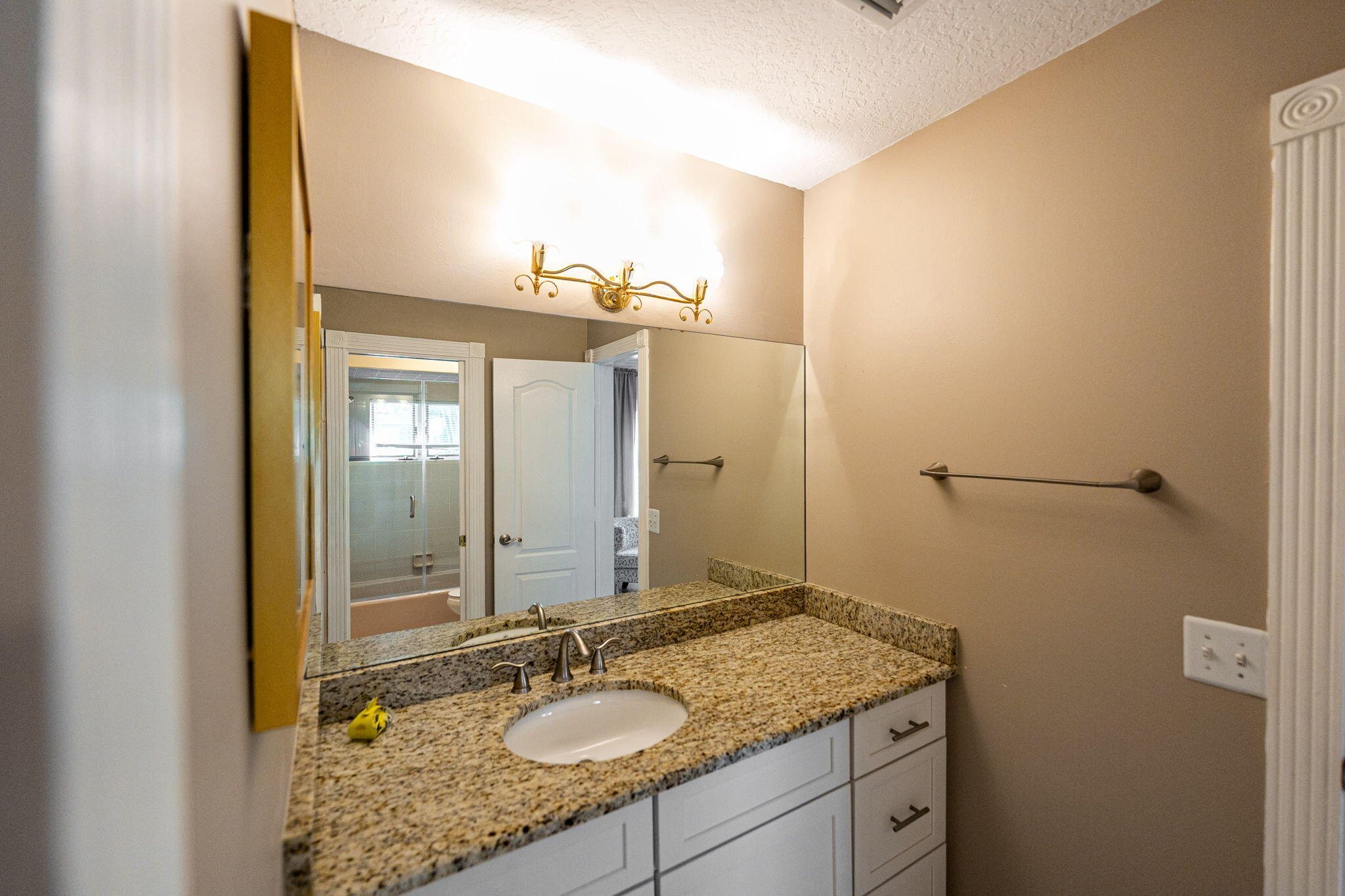 COUNTRY CLUB ESTATES - Residential