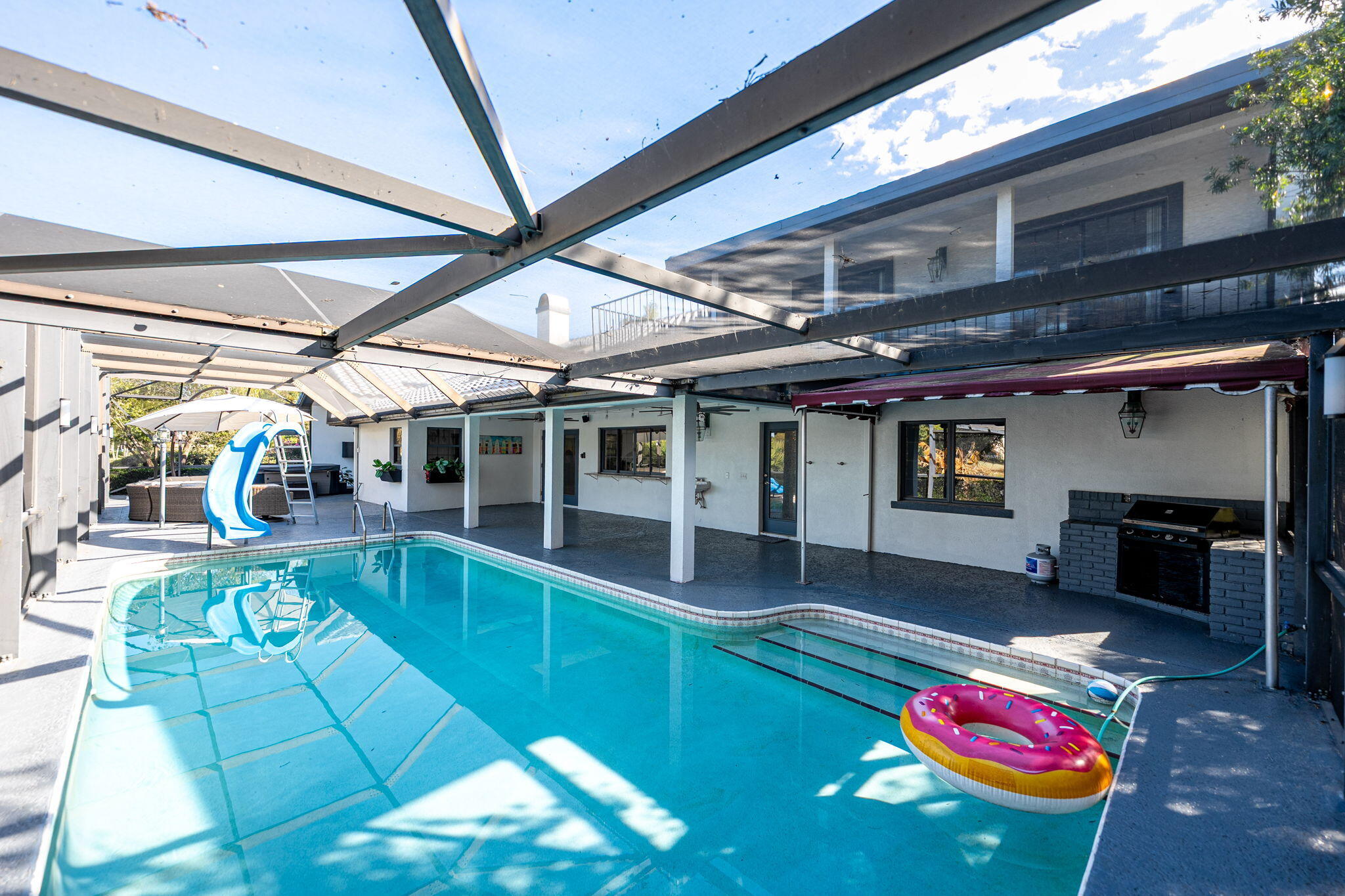 COUNTRY CLUB ESTATES - Residential