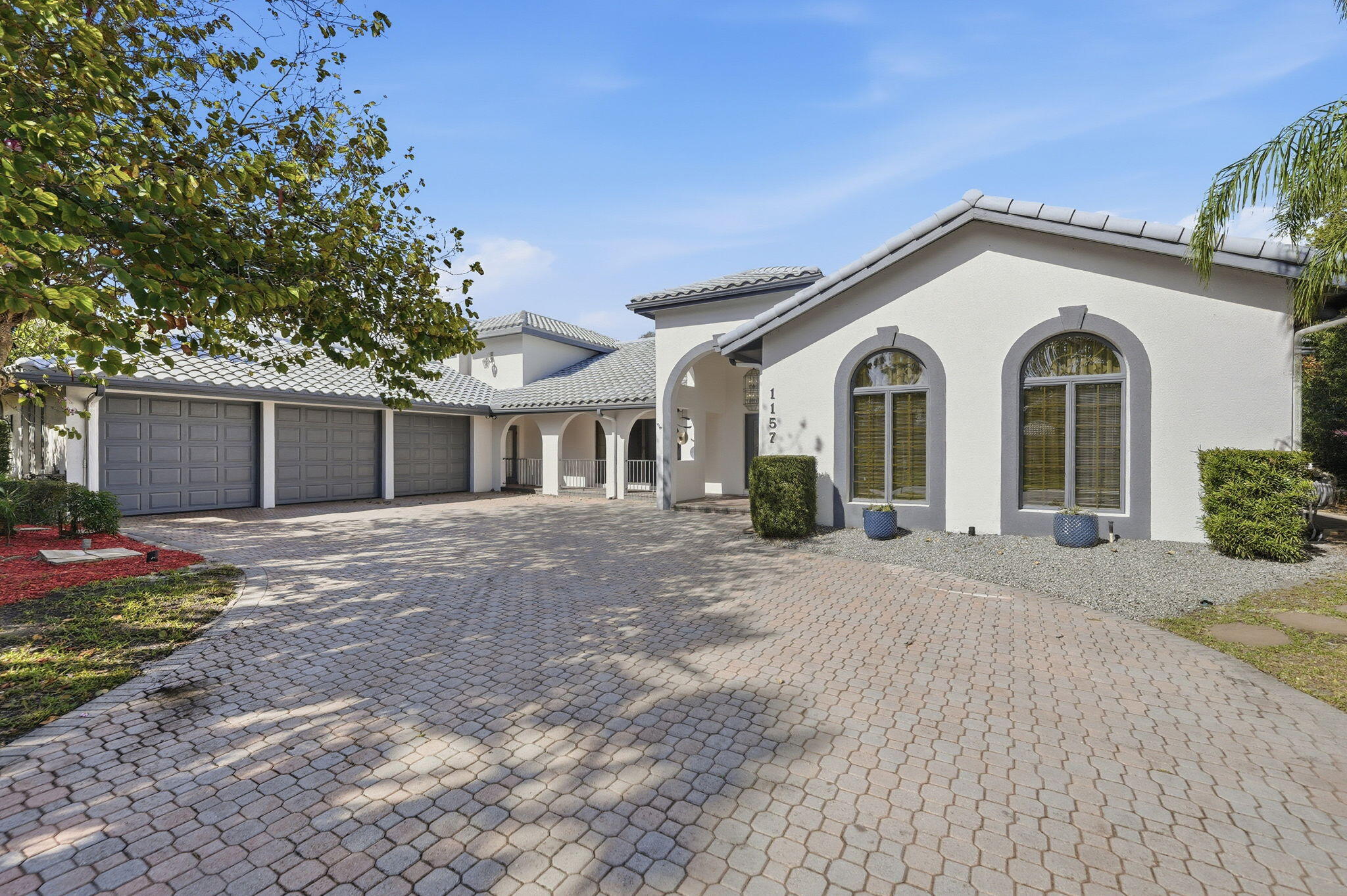 COUNTRY CLUB ESTATES - Residential