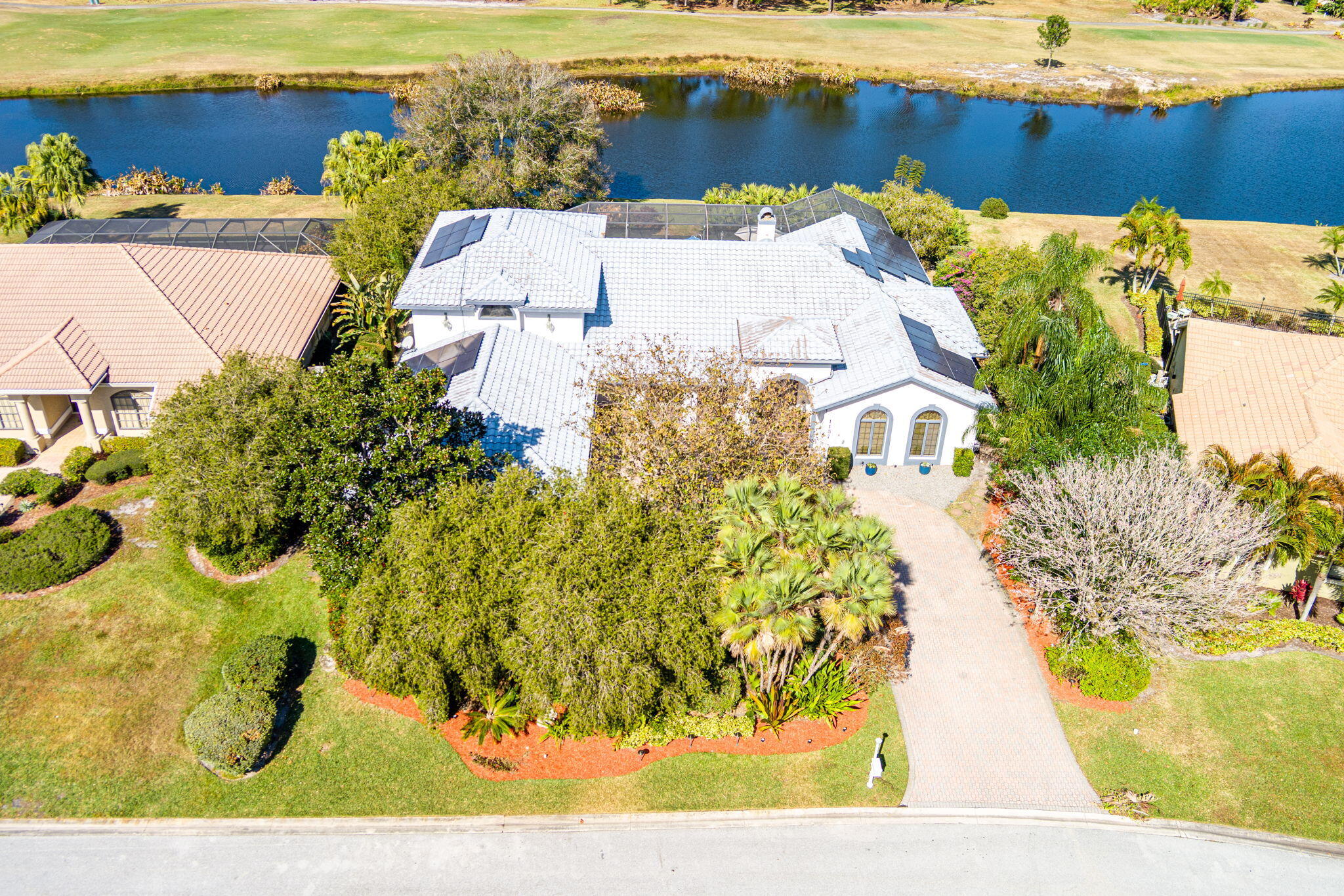 COUNTRY CLUB ESTATES - Residential