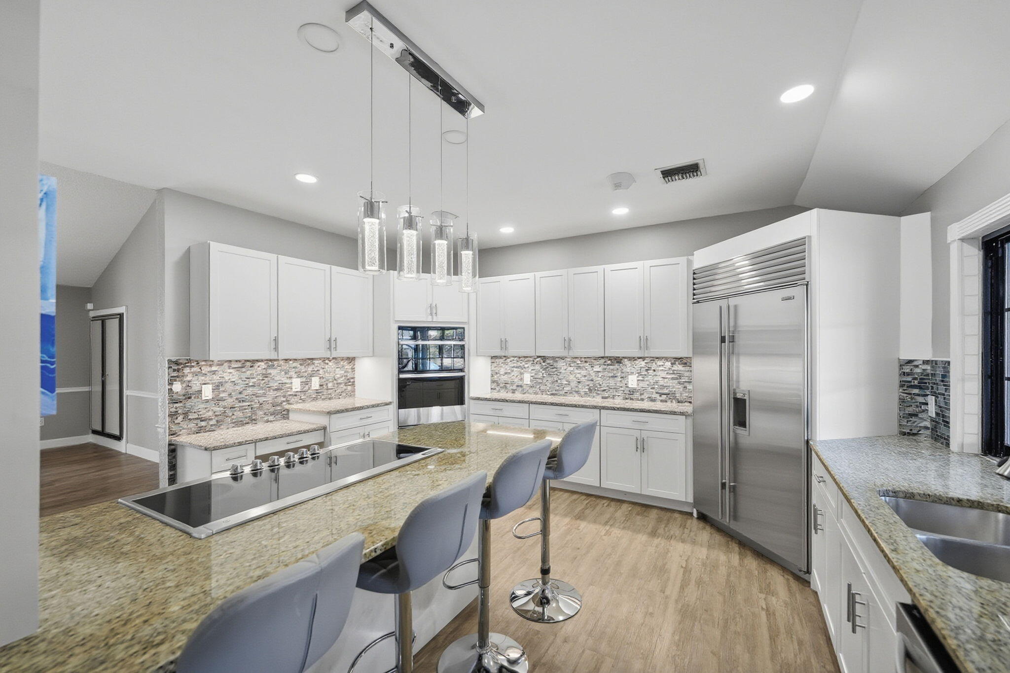 COUNTRY CLUB ESTATES - Residential