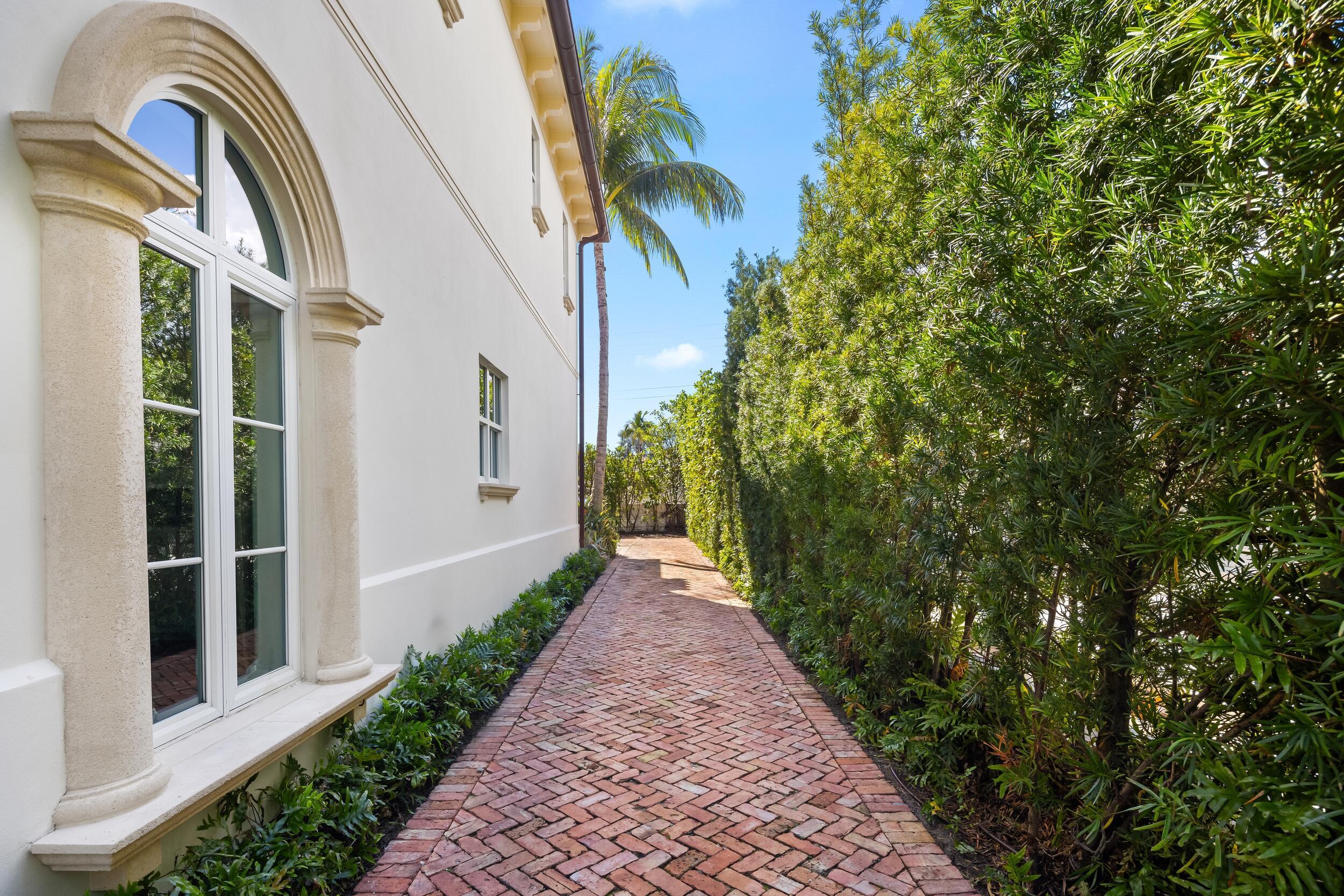 ROYAL PARK - Residential