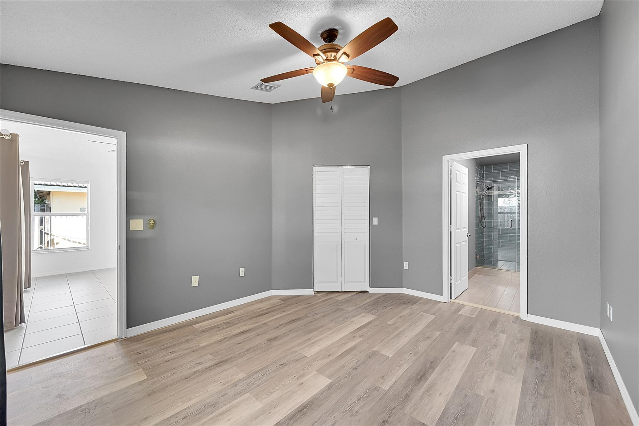 RAINTREE VILLAS - Residential
