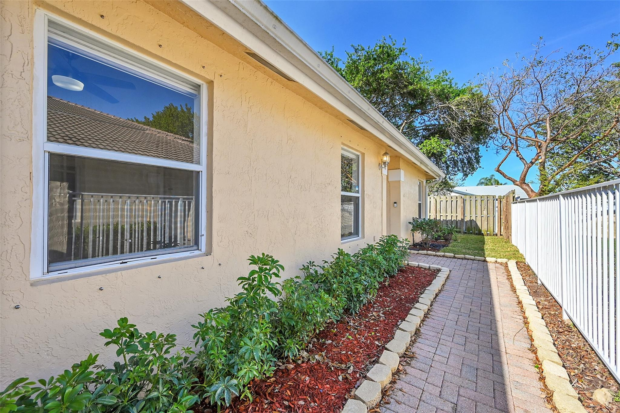 RAINTREE VILLAS - Residential