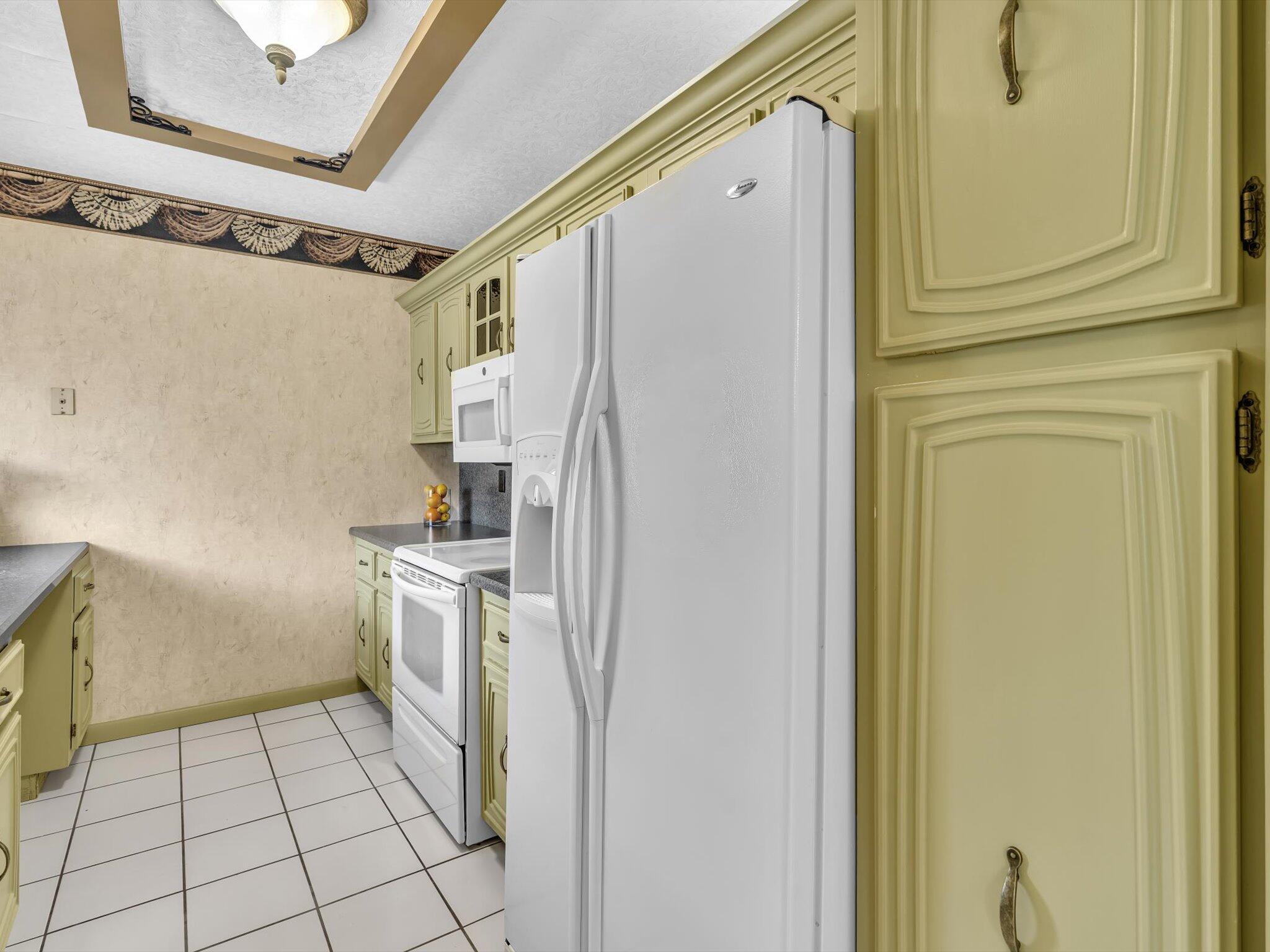 SABAL PINE CONDO - Residential