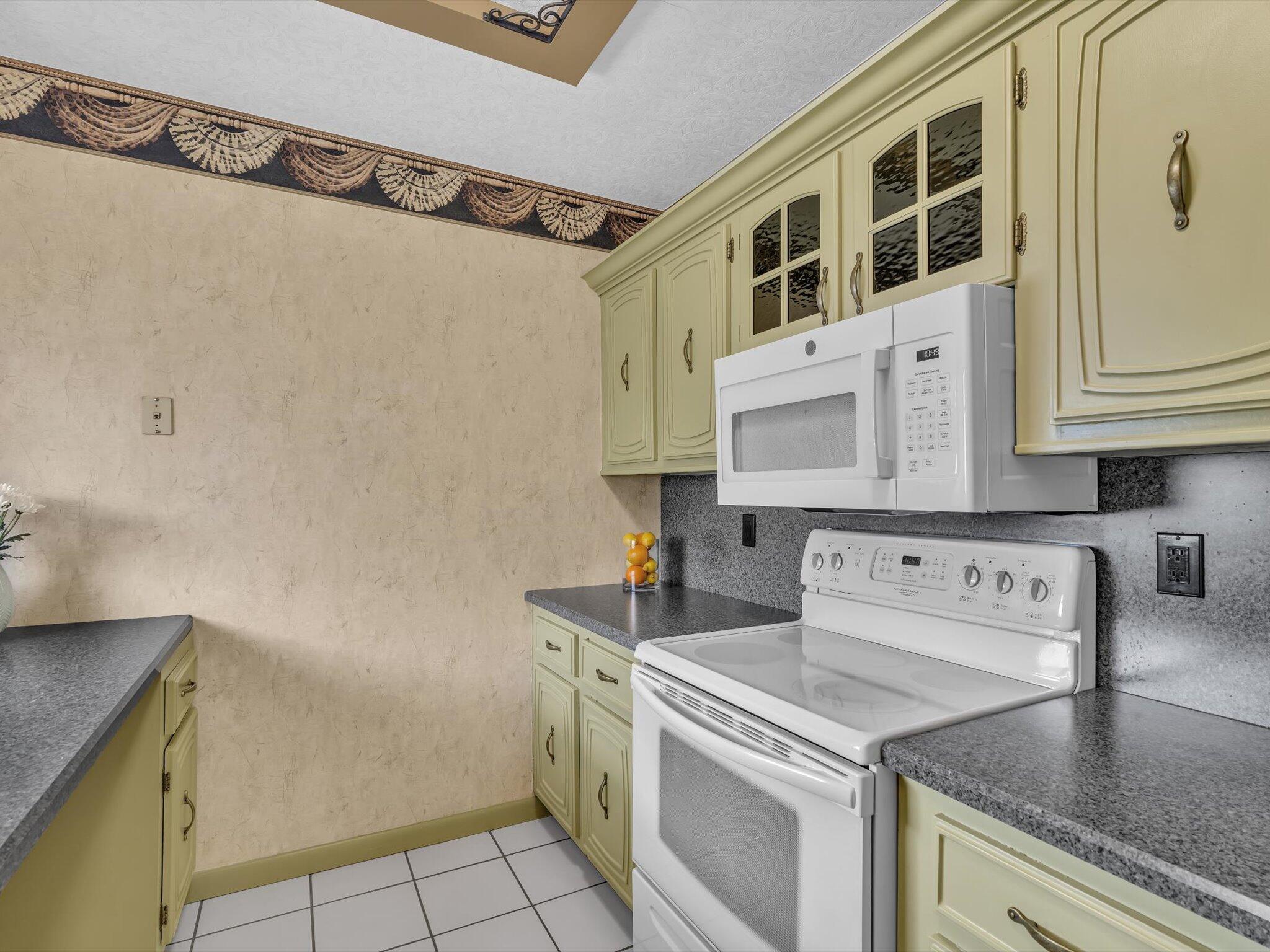SABAL PINE CONDO - Residential