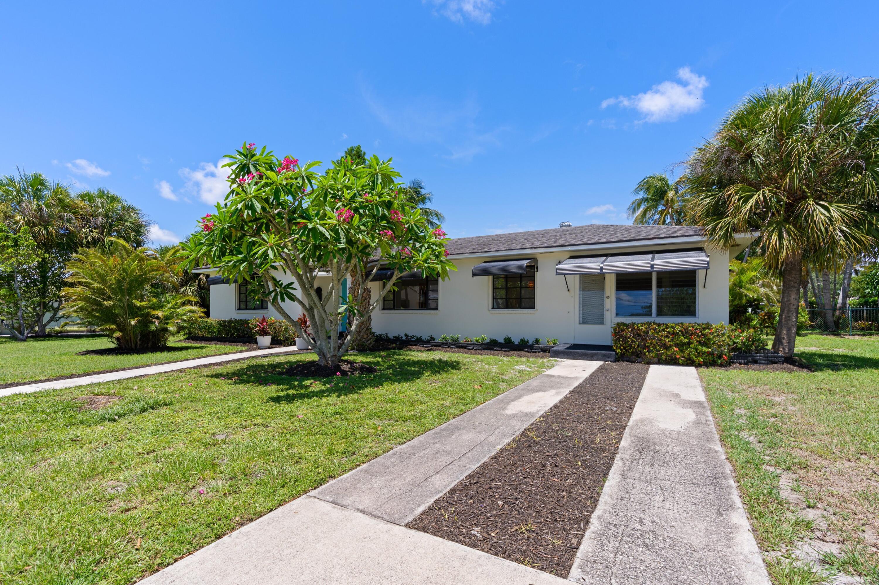 NORTH LAKE WORTH - Residential