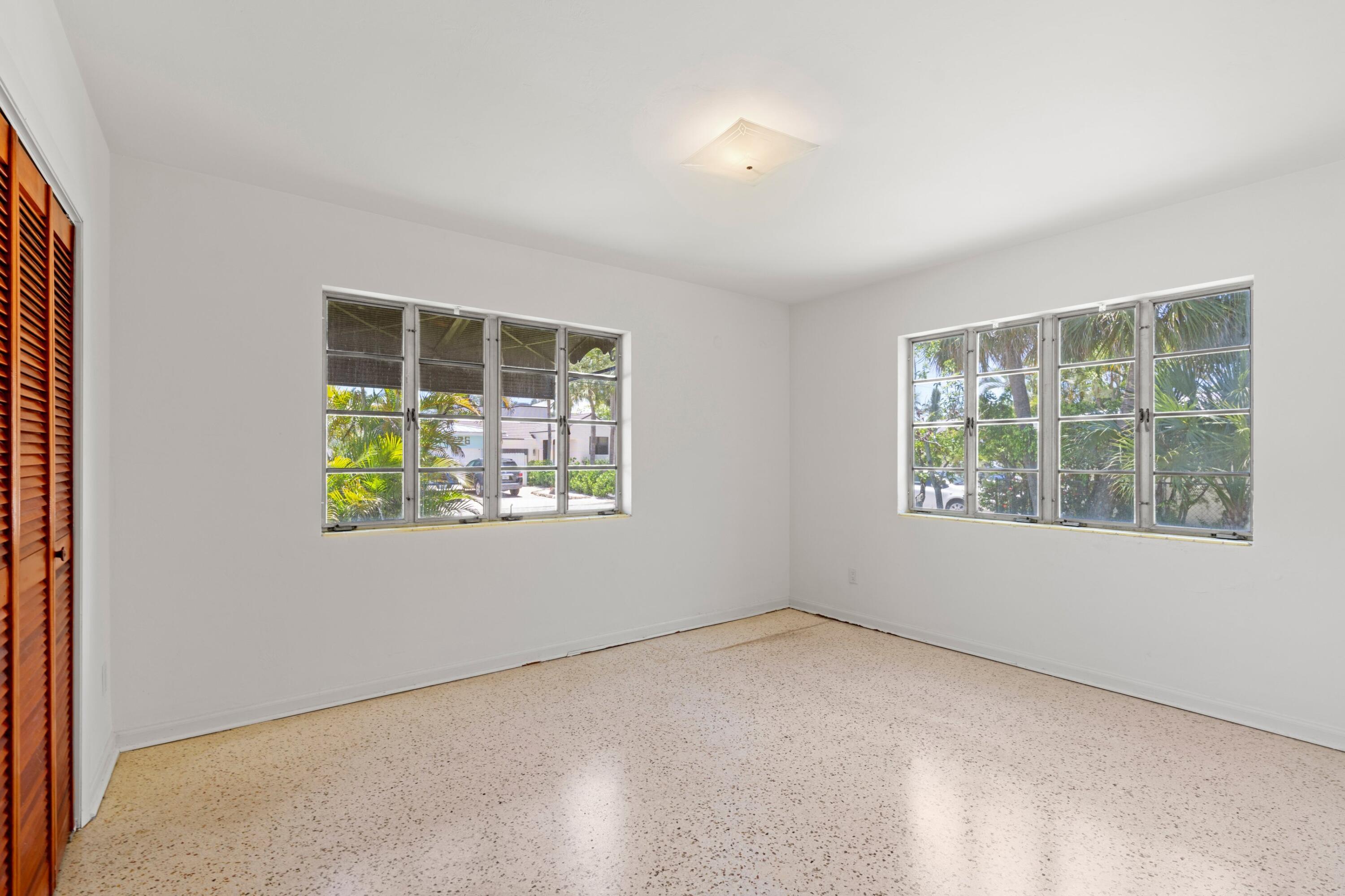 NORTH LAKE WORTH - Residential