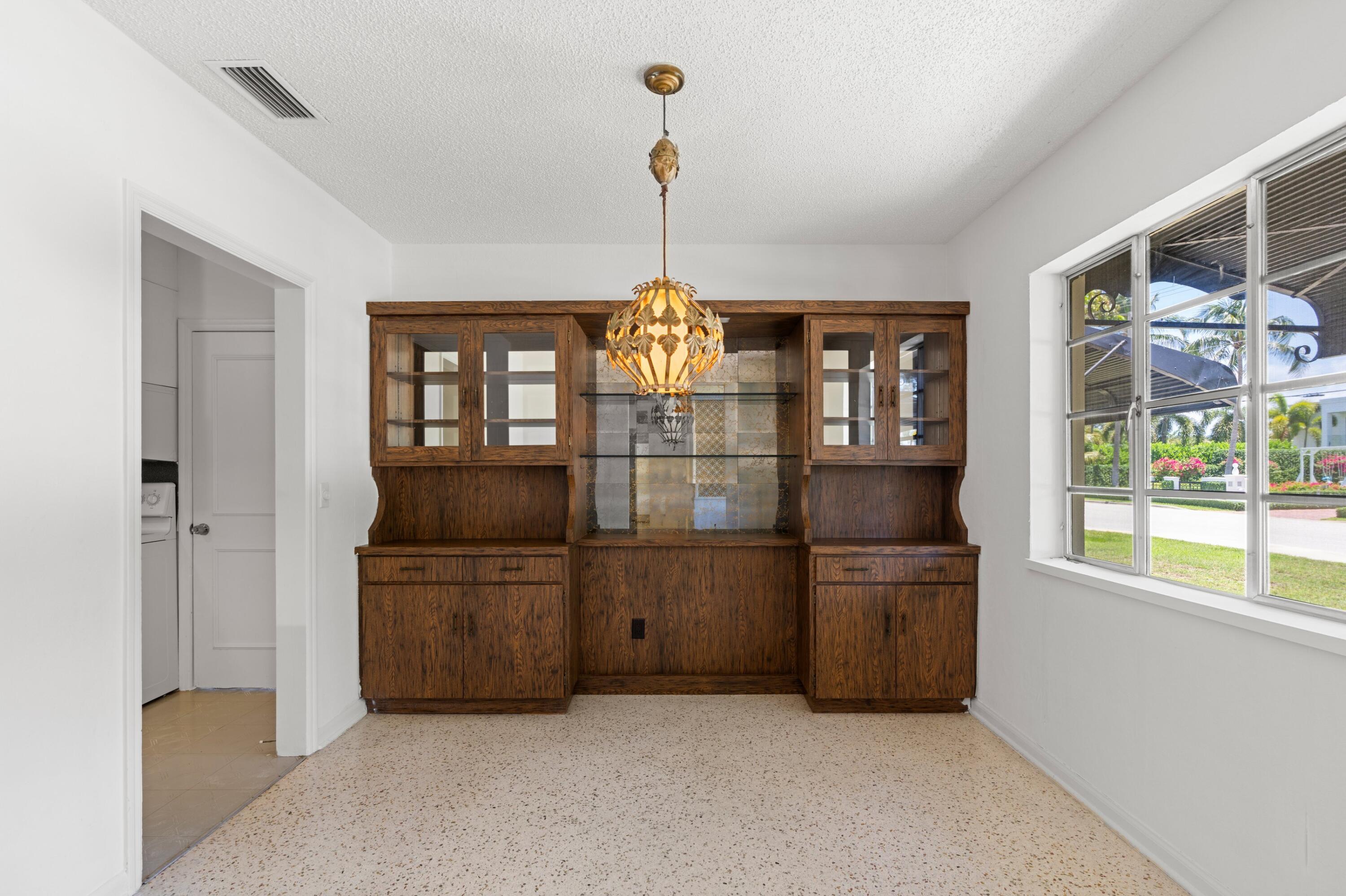NORTH LAKE WORTH - Residential