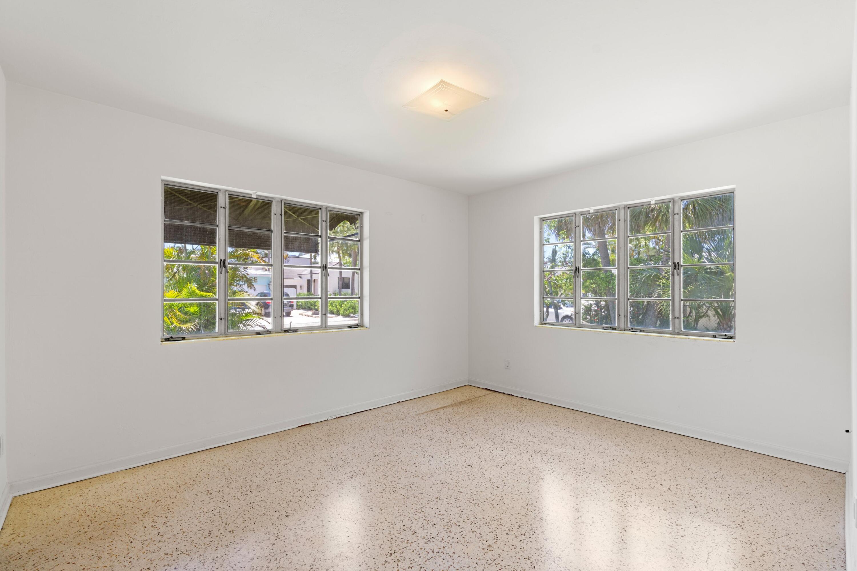 NORTH LAKE WORTH - Residential