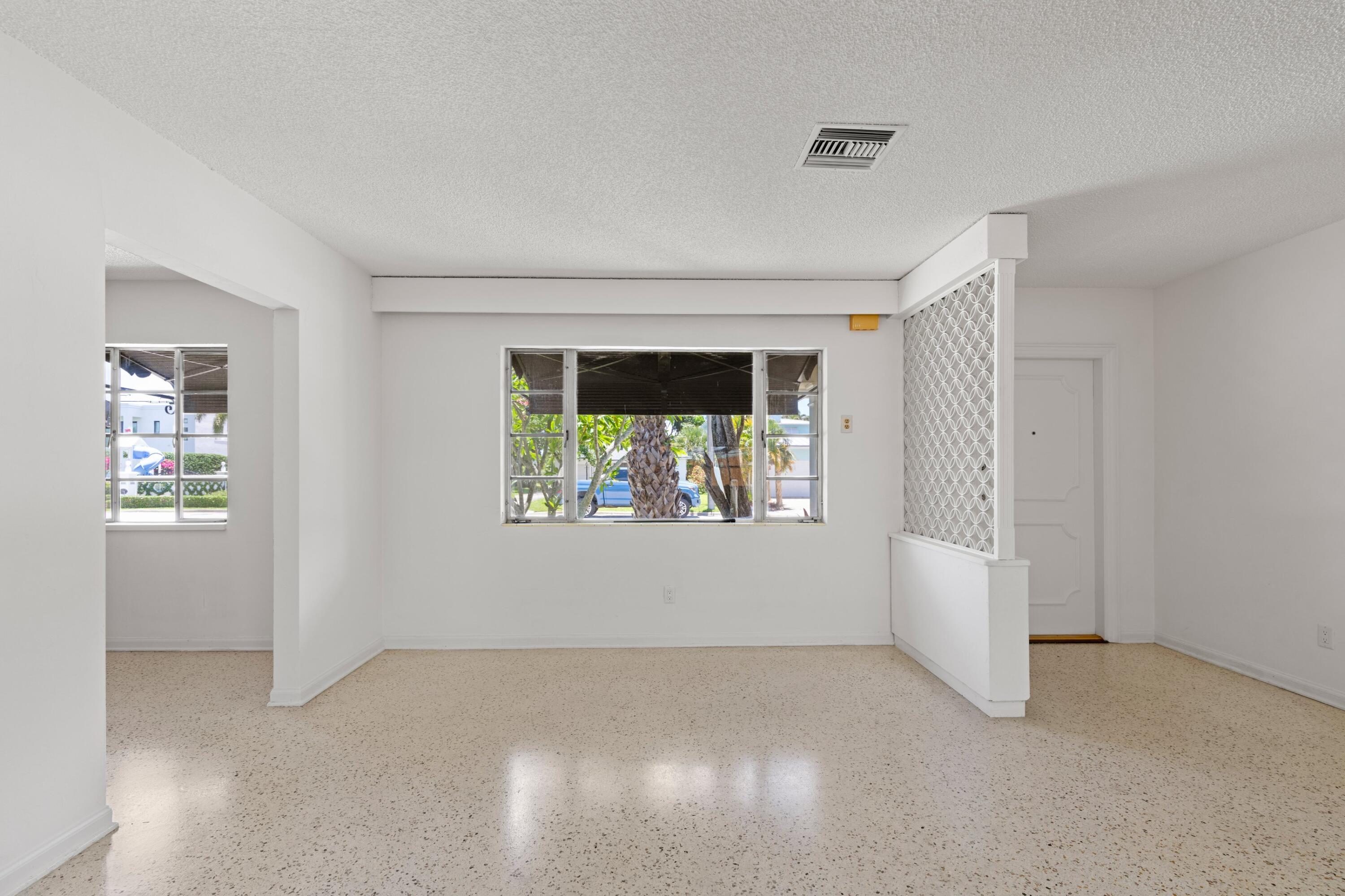 NORTH LAKE WORTH - Residential