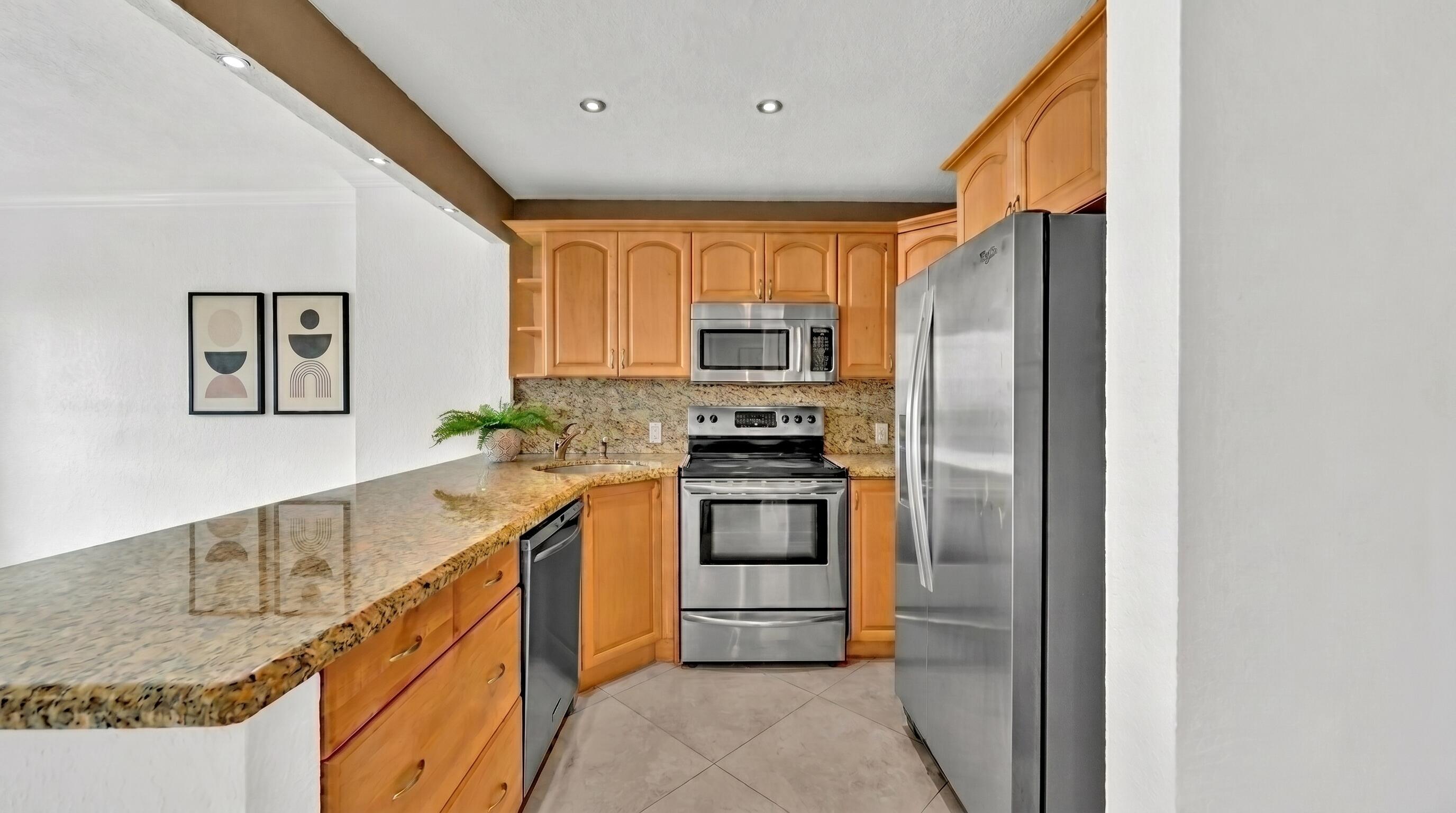 AVENTURA ELDORADO CONDO - Residential