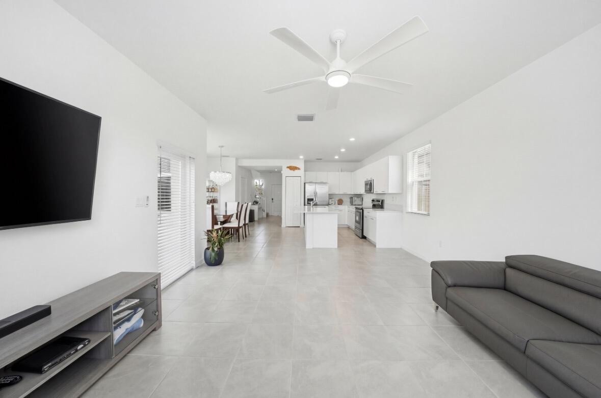 GOLF PARK SEC 1 - Residential Lease