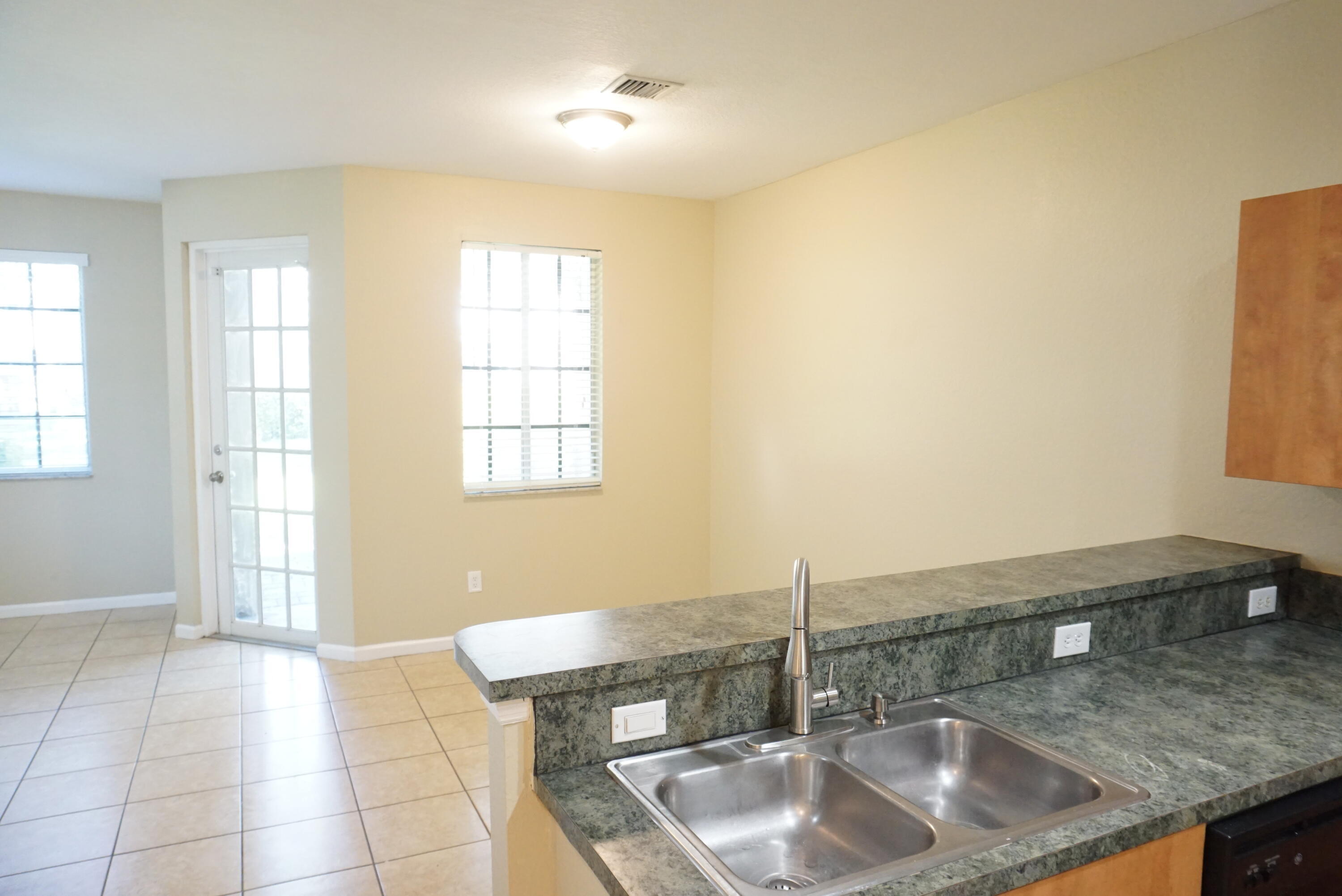 MARSH HARBOUR-**LARGE 3 BED 2.5 BATH W/DEN-OFFICE - Residential Lease