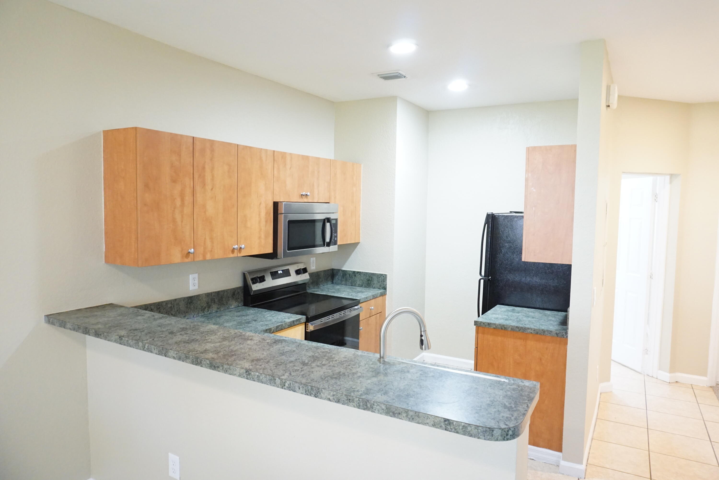 MARSH HARBOUR-**LARGE 3 BED 2.5 BATH W/DEN-OFFICE - Residential Lease
