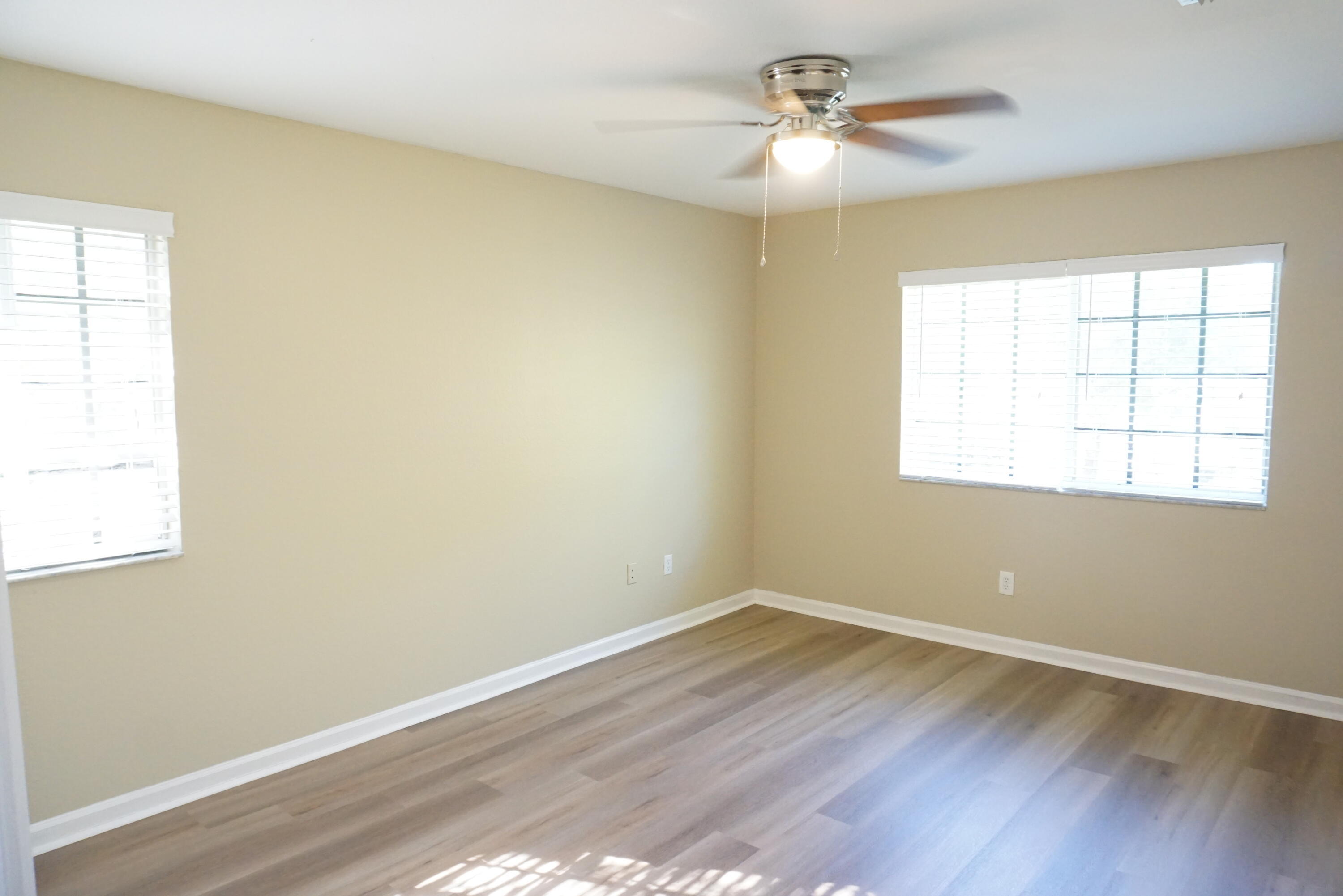MARSH HARBOUR-**LARGE 3 BED 2.5 BATH W/DEN-OFFICE - Residential Lease