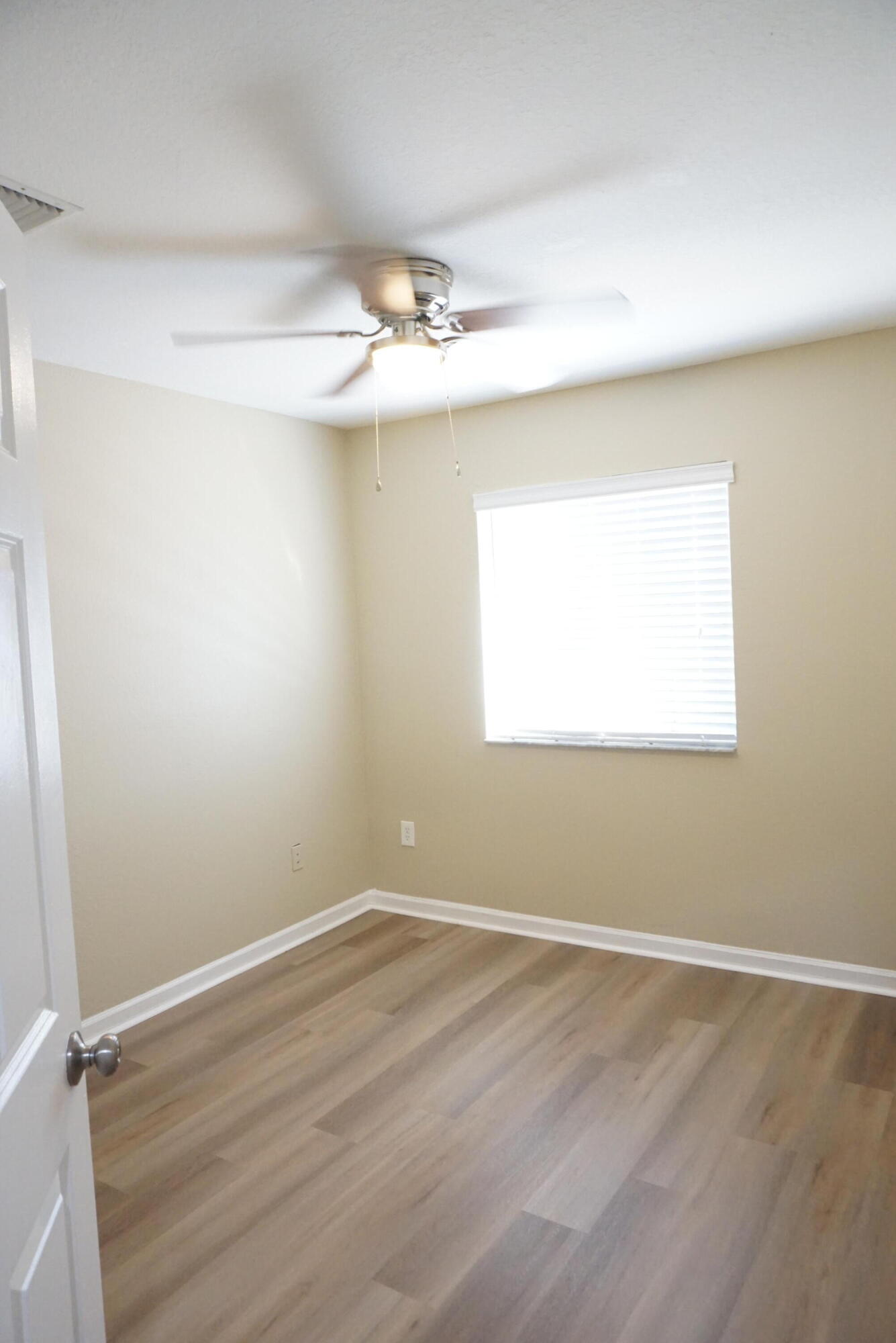 MARSH HARBOUR-**LARGE 3 BED 2.5 BATH W/DEN-OFFICE - Residential Lease