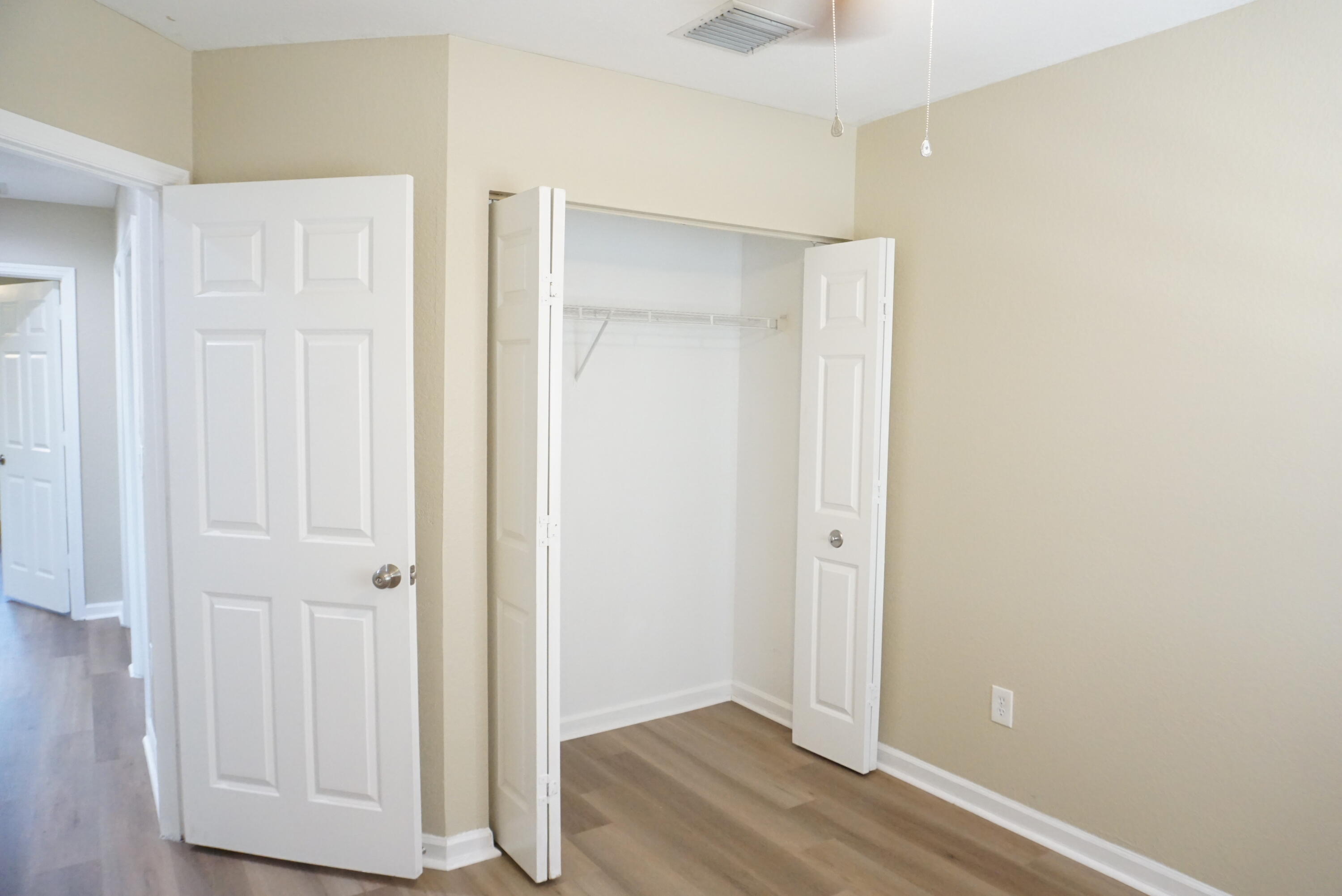 MARSH HARBOUR-**LARGE 3 BED 2.5 BATH W/DEN-OFFICE - Residential Lease