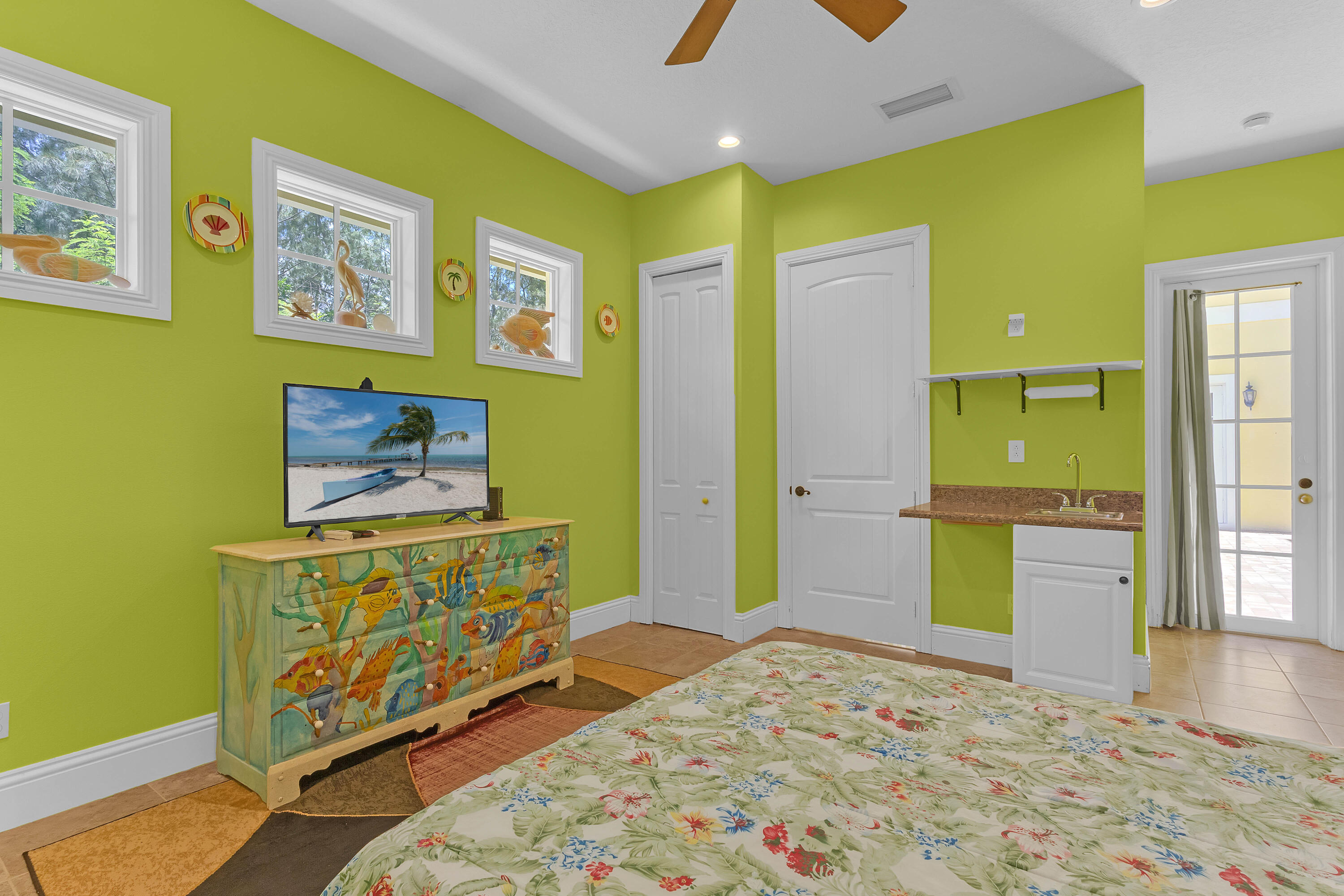 SURFSIDE PLAZA UNIT 1 REPLAT - Residential