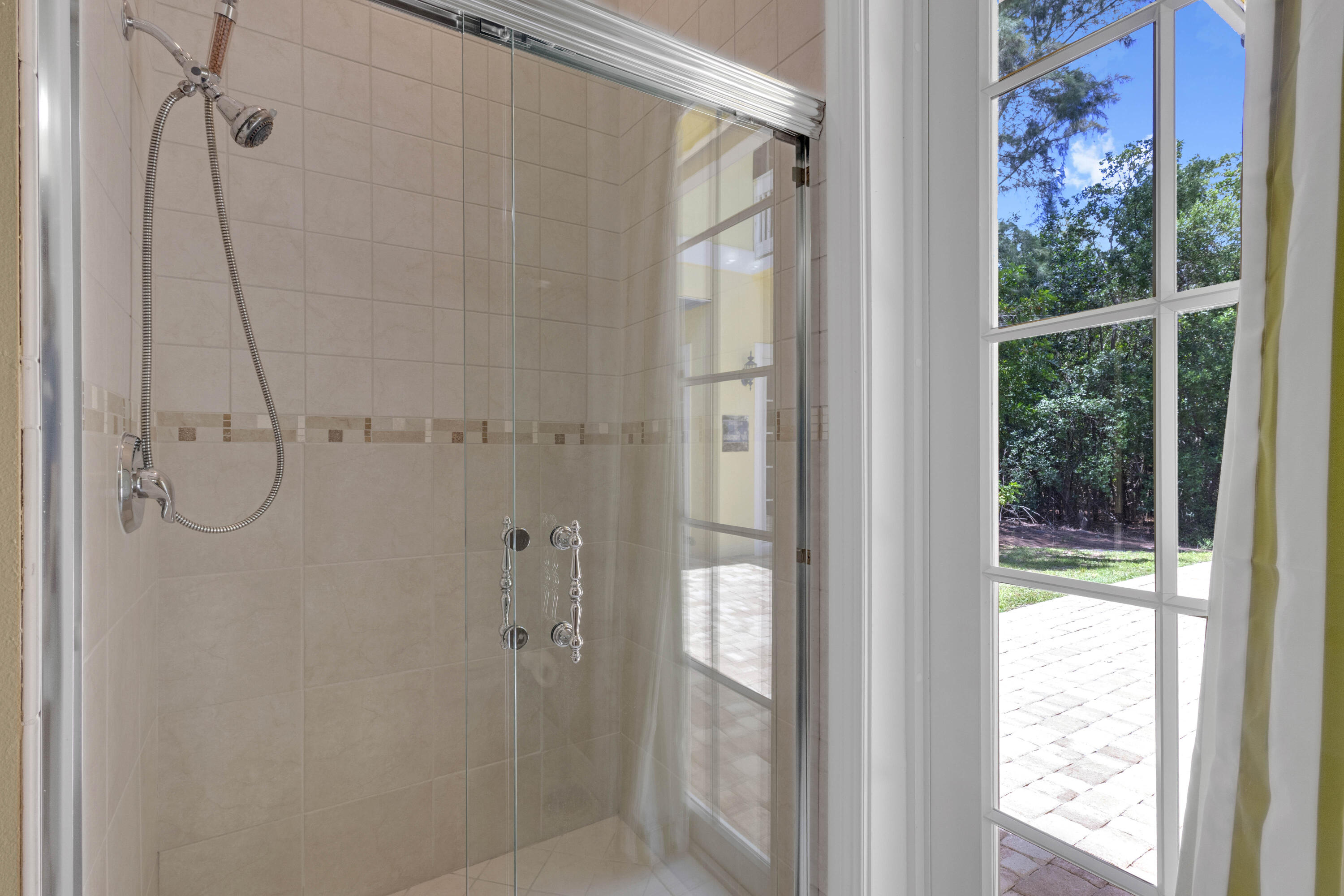 SURFSIDE PLAZA UNIT 1 REPLAT - Residential