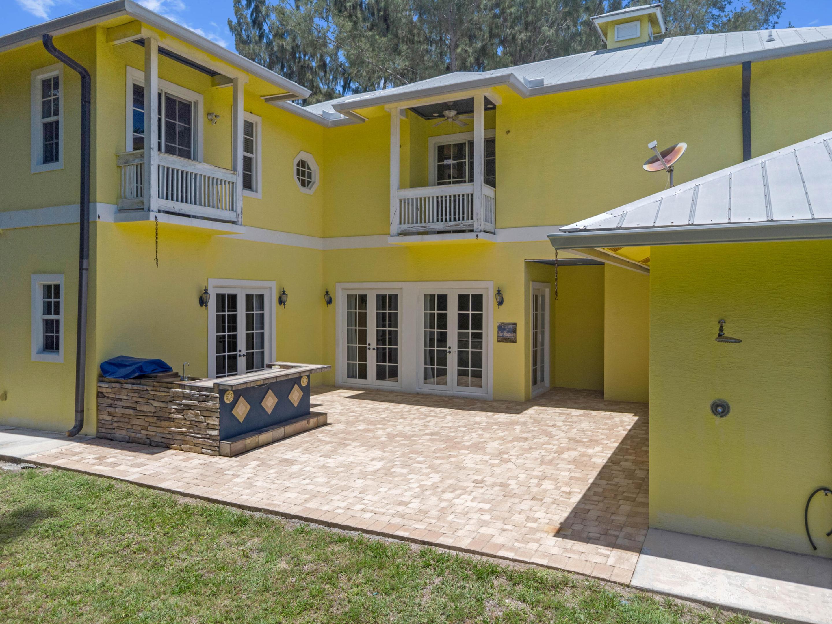 SURFSIDE PLAZA UNIT 1 REPLAT - Residential