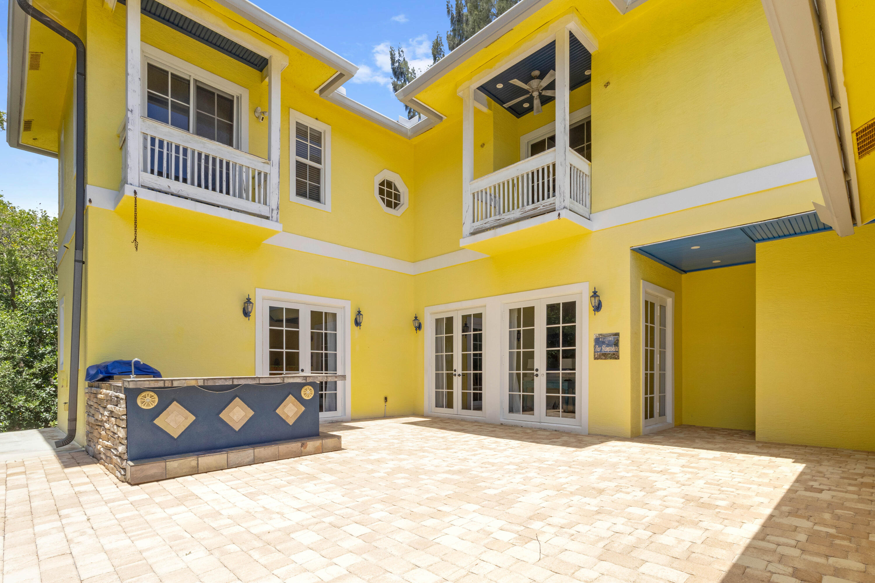 SURFSIDE PLAZA UNIT 1 REPLAT - Residential
