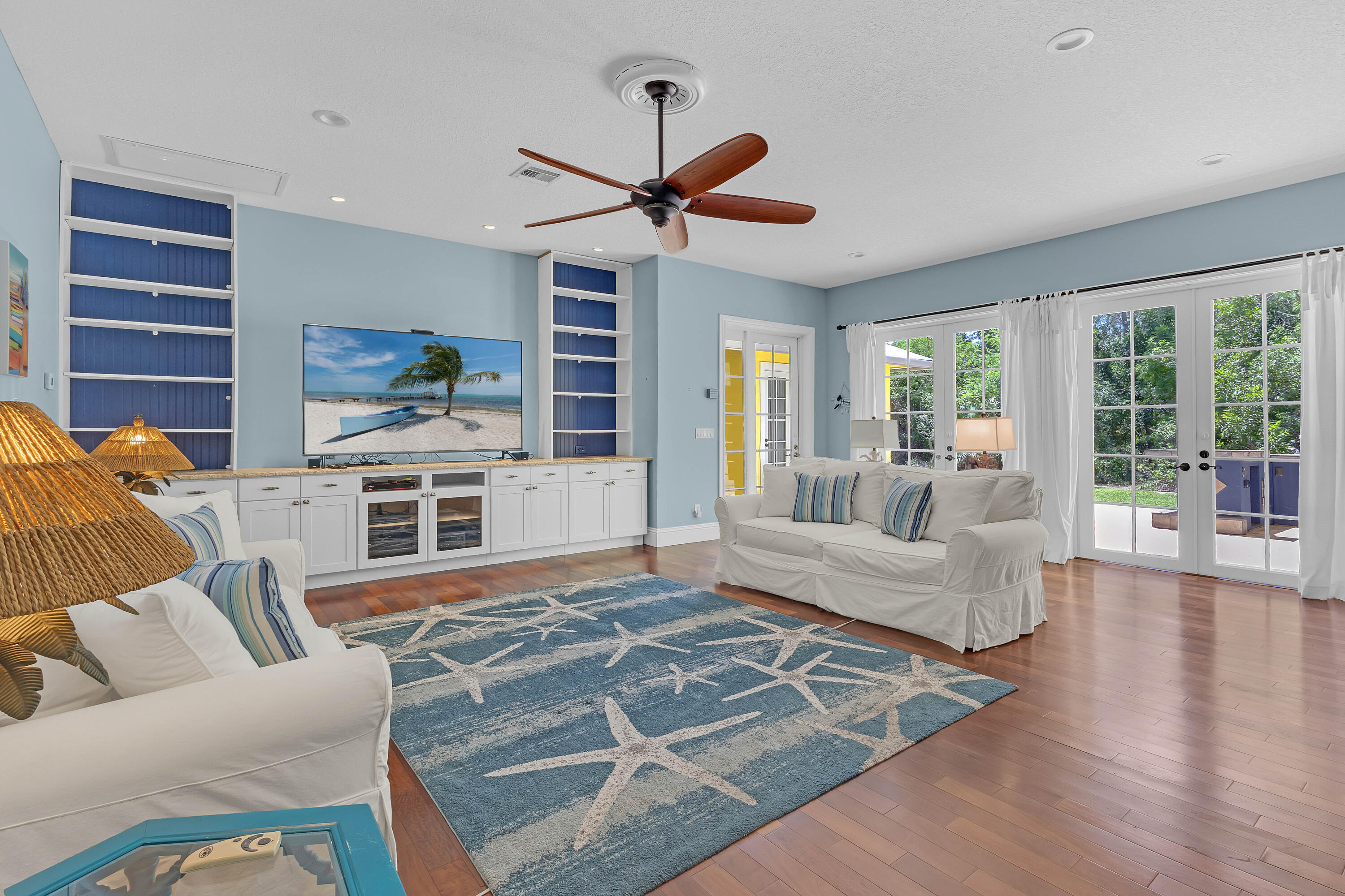 SURFSIDE PLAZA UNIT 1 REPLAT - Residential
