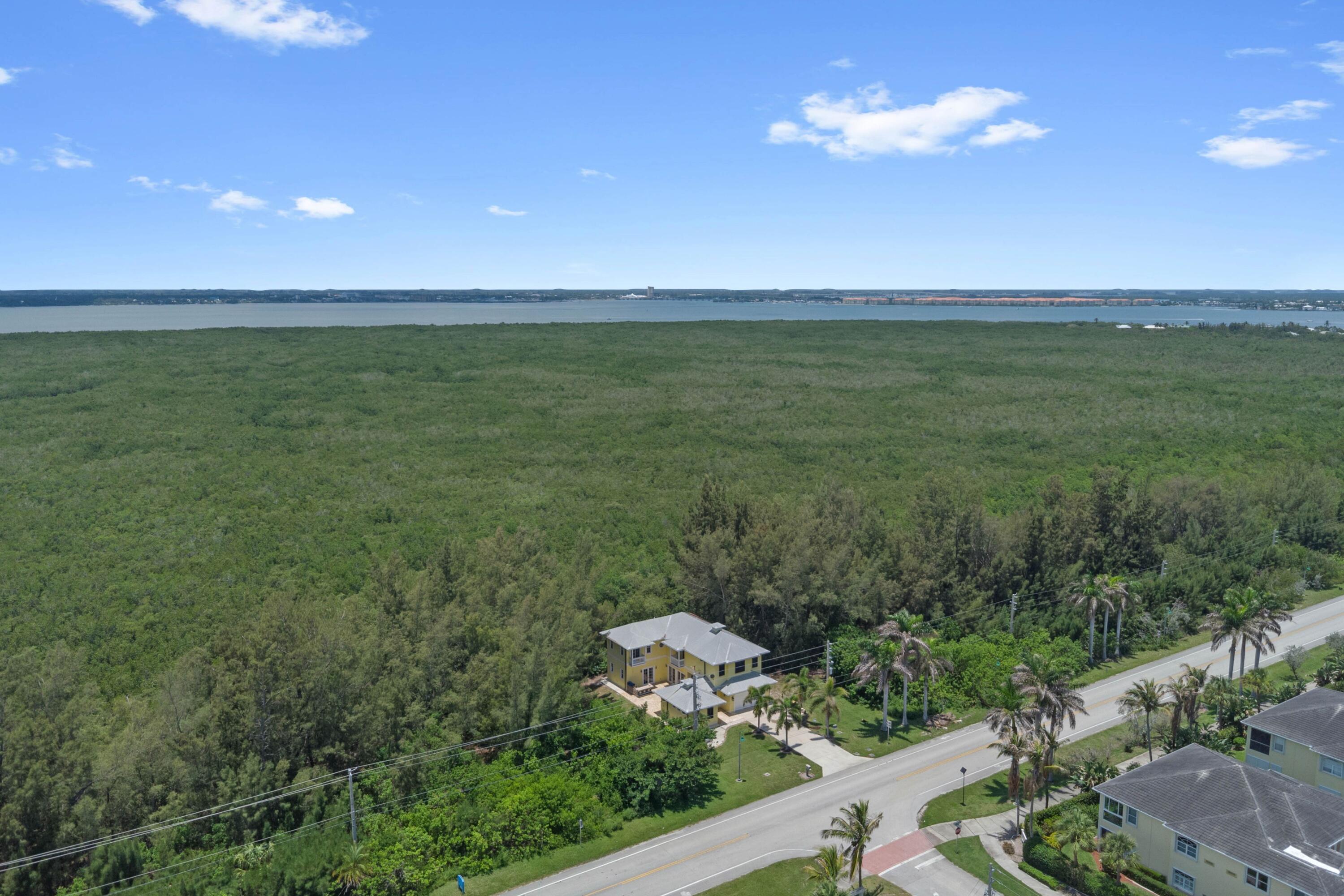 SURFSIDE PLAZA UNIT 1 REPLAT - Residential