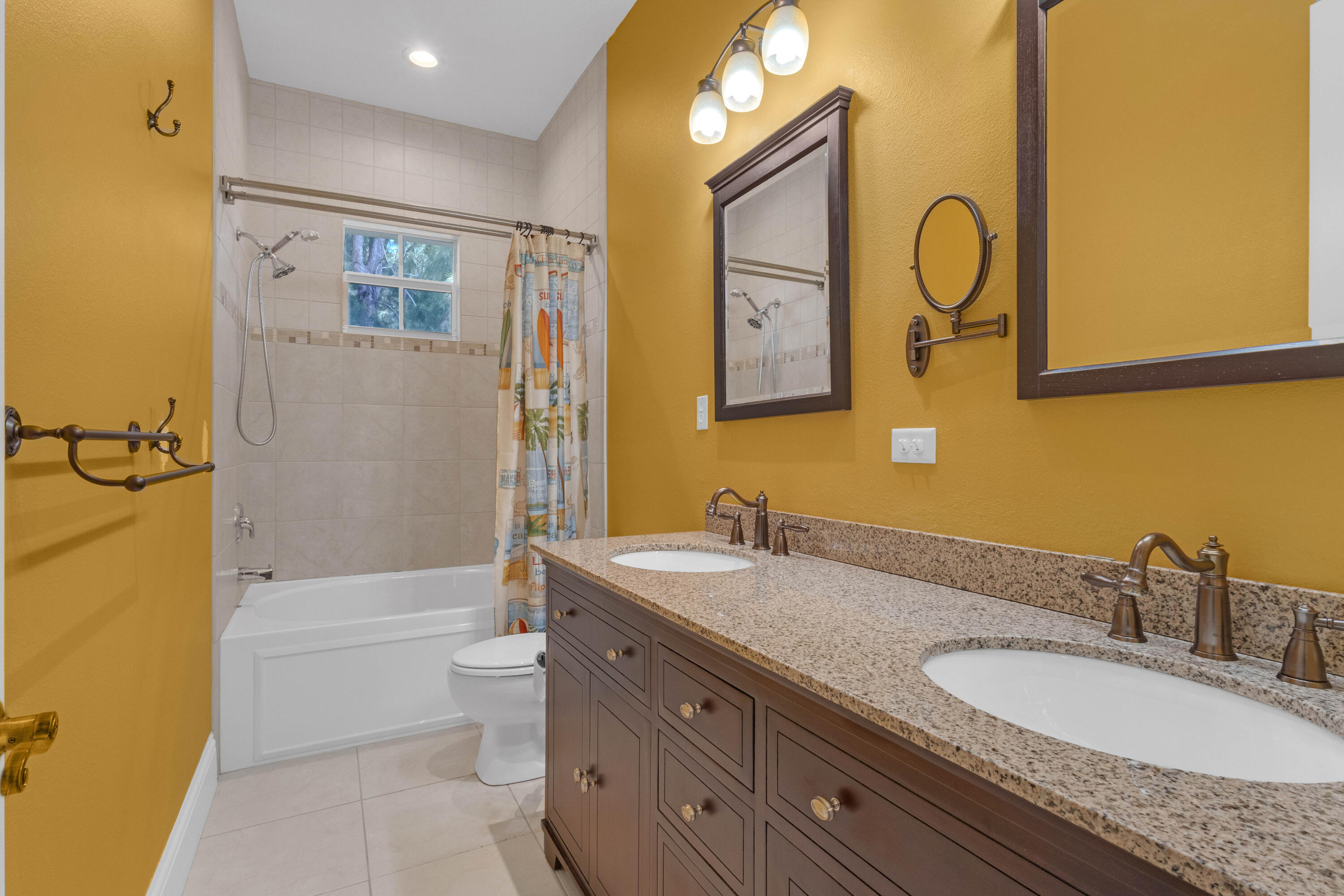SURFSIDE PLAZA UNIT 1 REPLAT - Residential