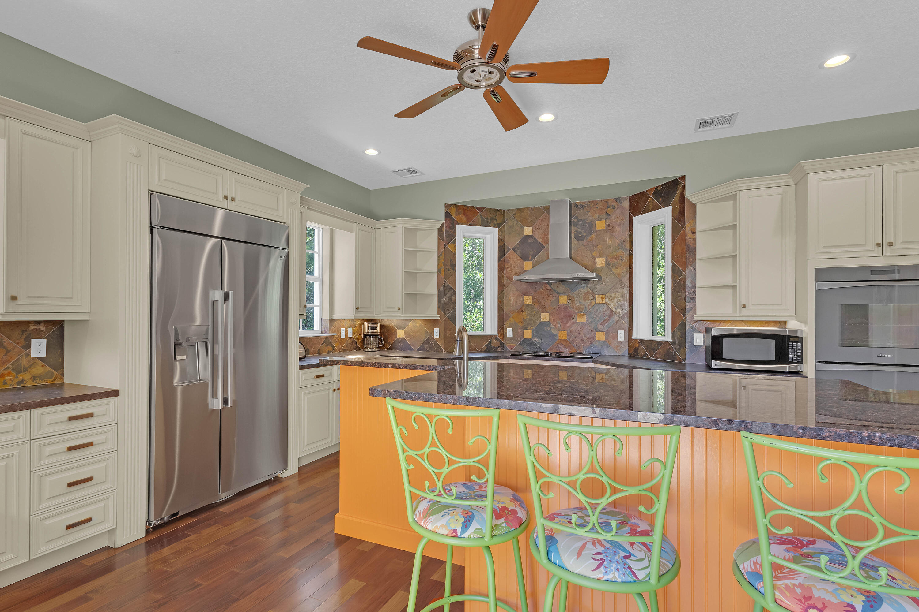 SURFSIDE PLAZA UNIT 1 REPLAT - Residential