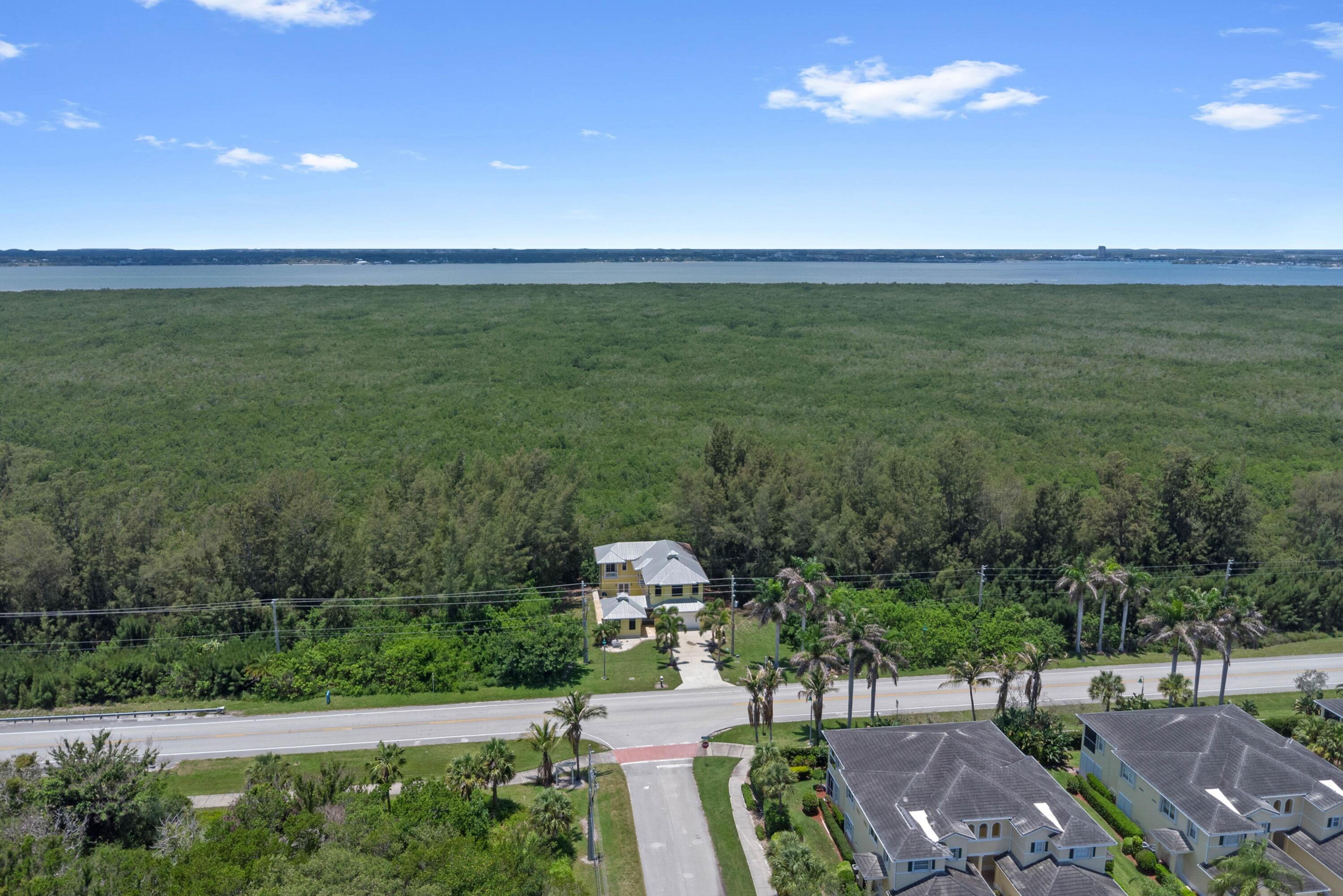 SURFSIDE PLAZA UNIT 1 REPLAT - Residential