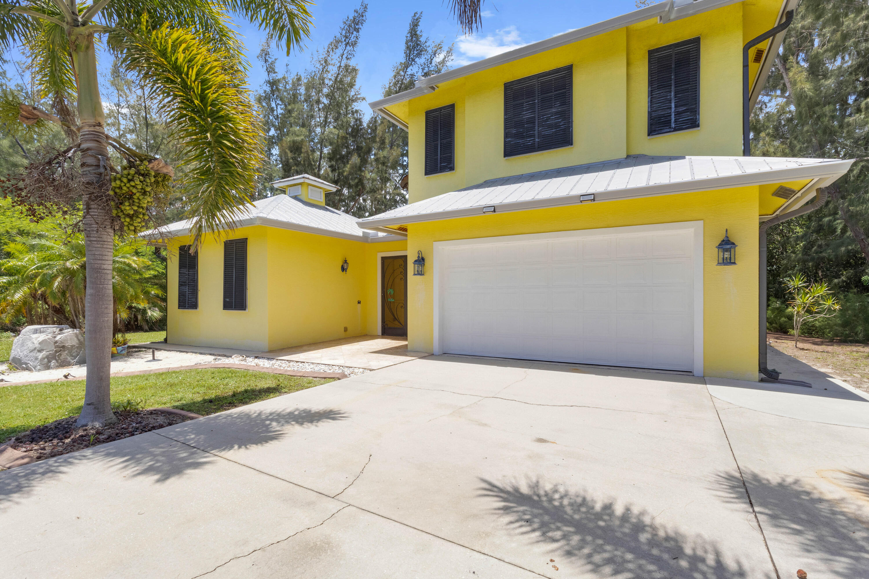 SURFSIDE PLAZA UNIT 1 REPLAT - Residential