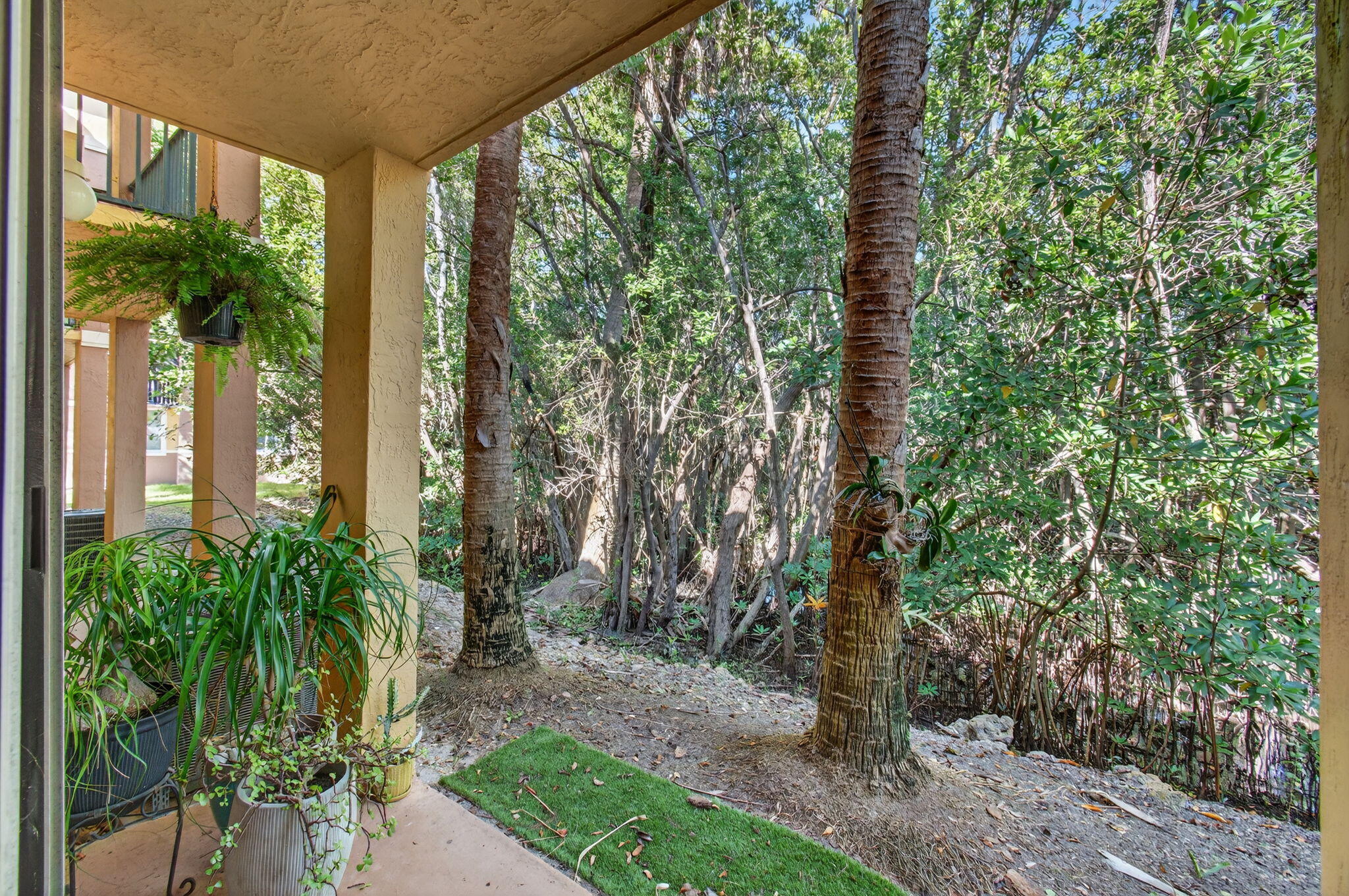 HYPOLUXOS MARINERS CAY CONDO - Residential