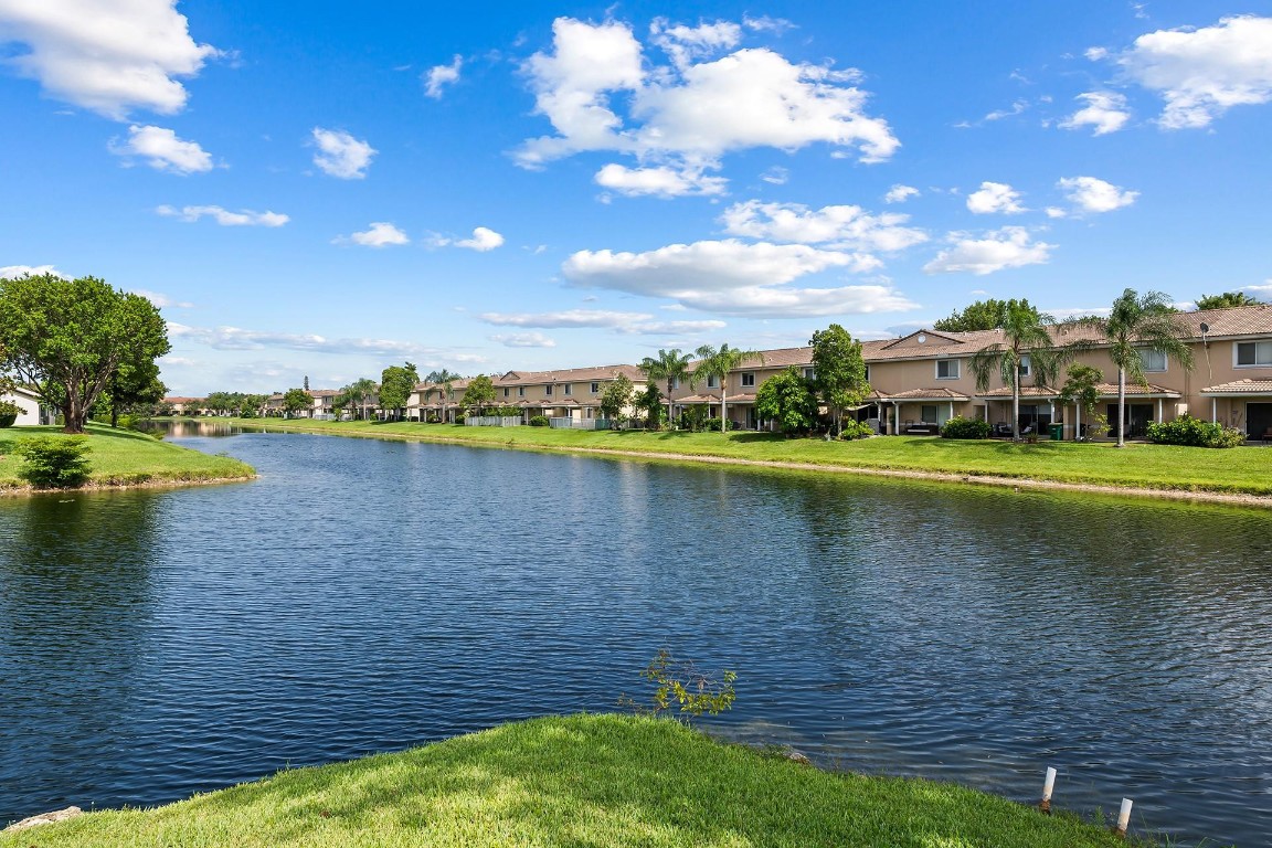 The Landings On Cypress G - Residential
