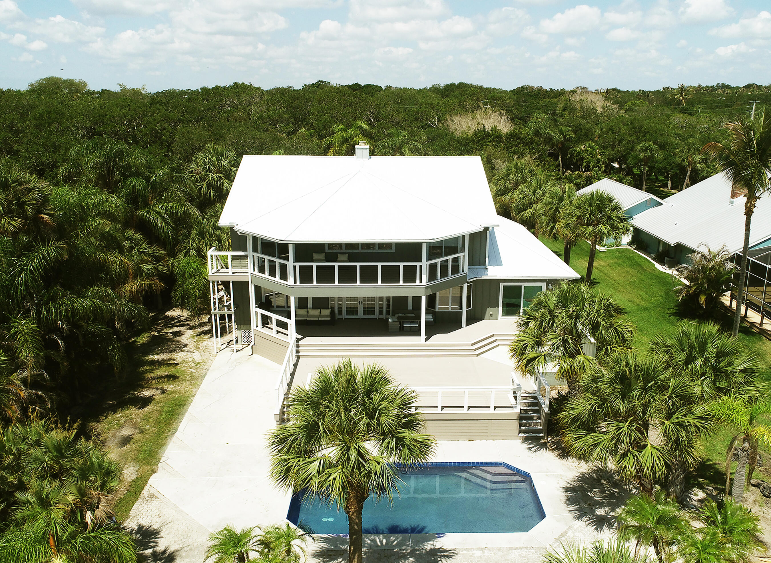 TWIN RIVERS - Residential