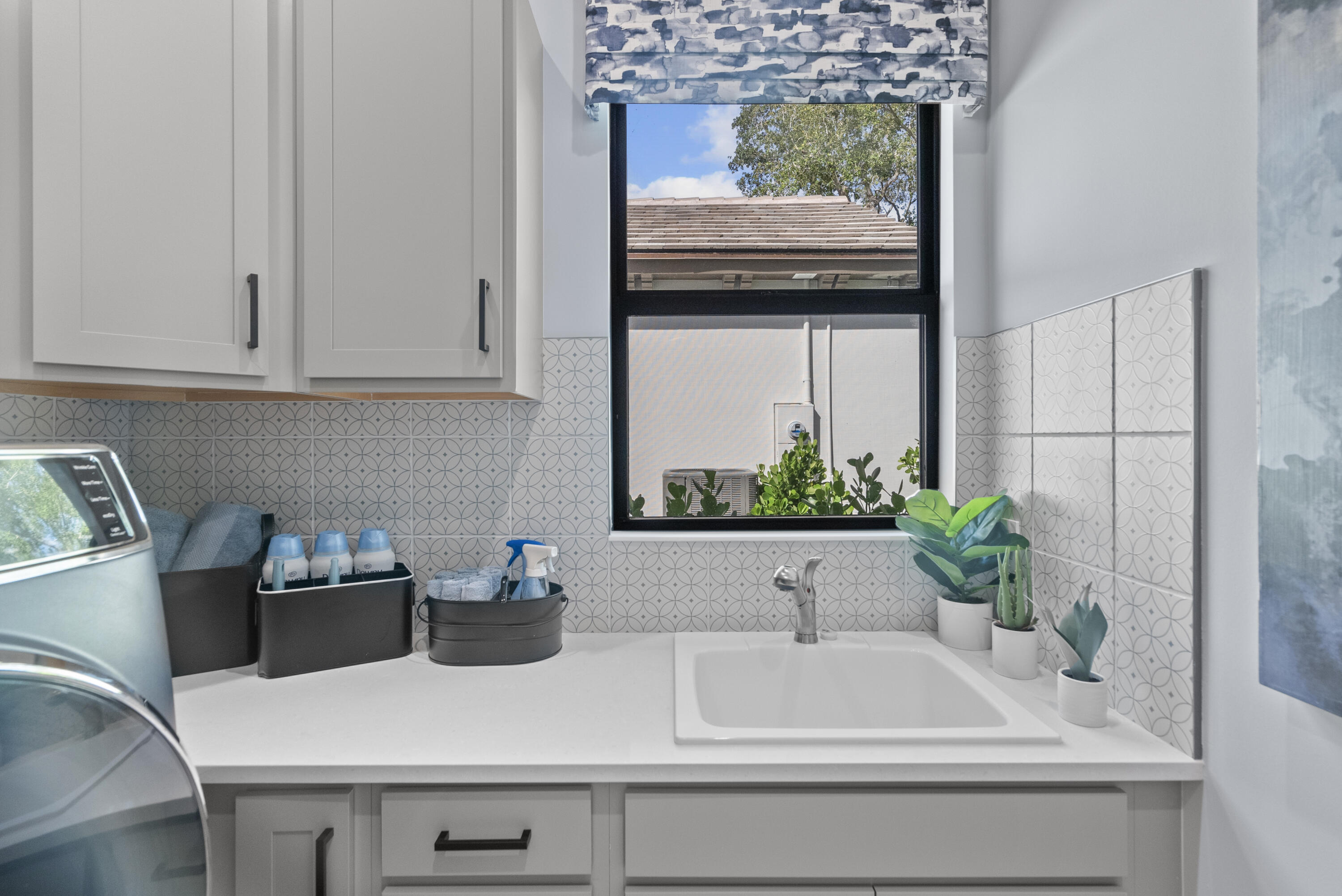 SEAGLASS P. D. - Residential