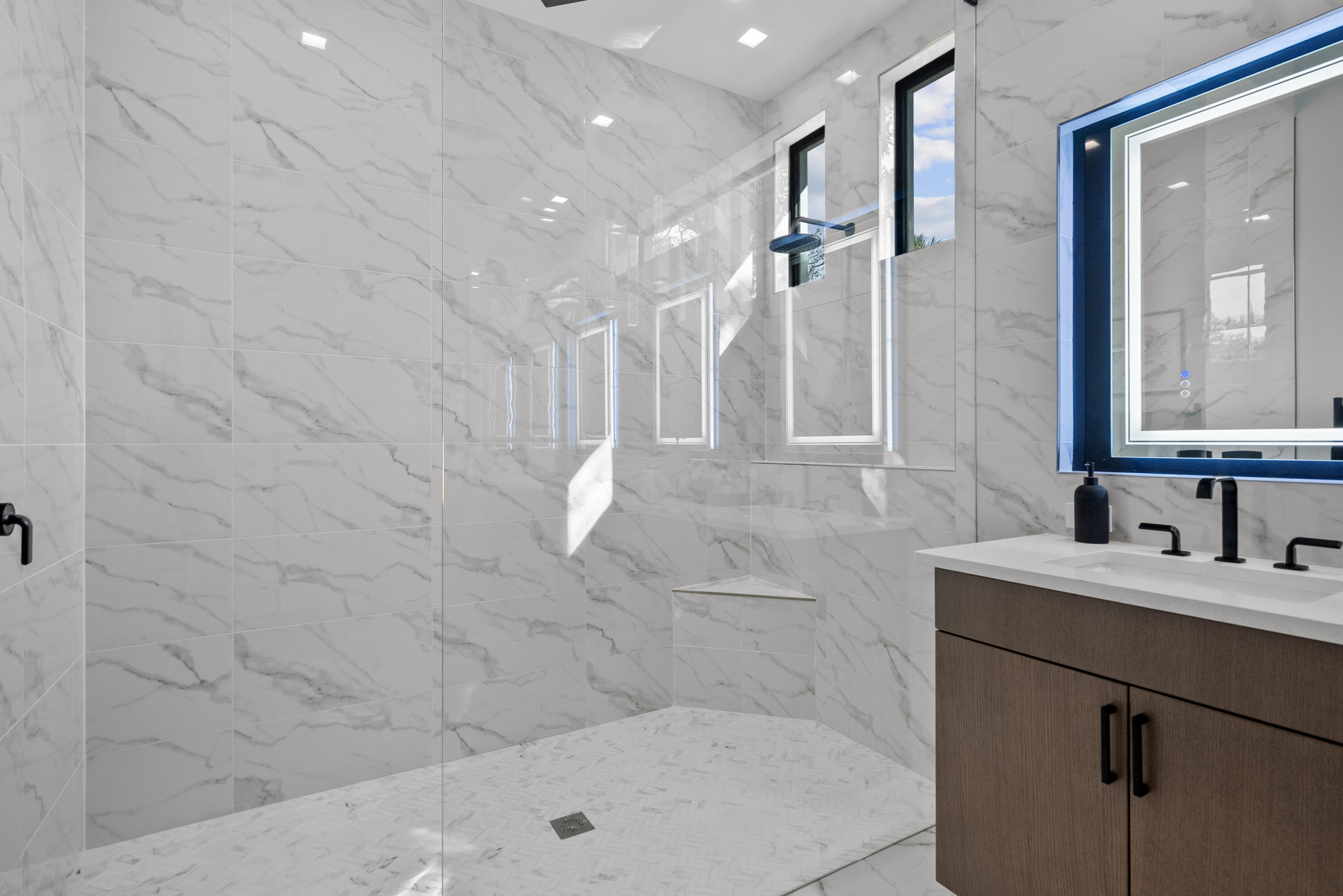 SEAGLASS P. D. - Residential